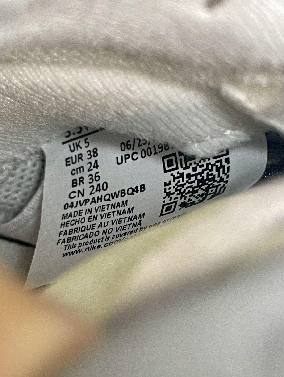 Jordan Brand Air Jordan 5 Retro Wolf Grey ‘26 Size 5.5Y NEXT DAY SHIPPING Size US 5.5 / EU 38 - 6 Thumbnail