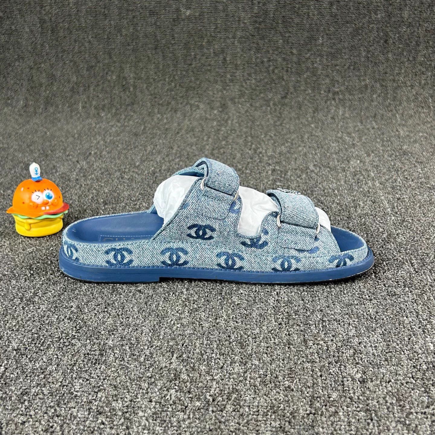 Chanel Chanel 25P All Over Print Denim Velcro Slipper 36 Size US 5.5 / IT 35.5 - 4 Thumbnail