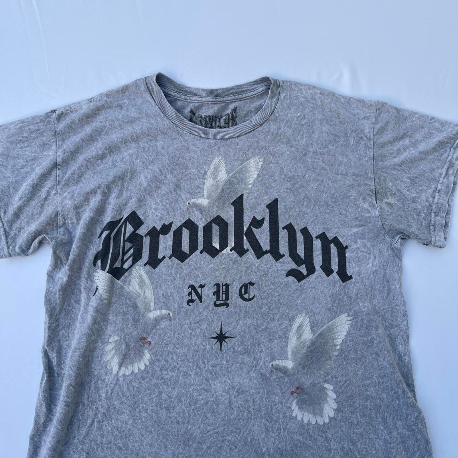 Other Popular Poison Brooklyn Dove Center Chest NYC Graphic Size US M / EU 48-50 / 2 - 2 Thumbnail