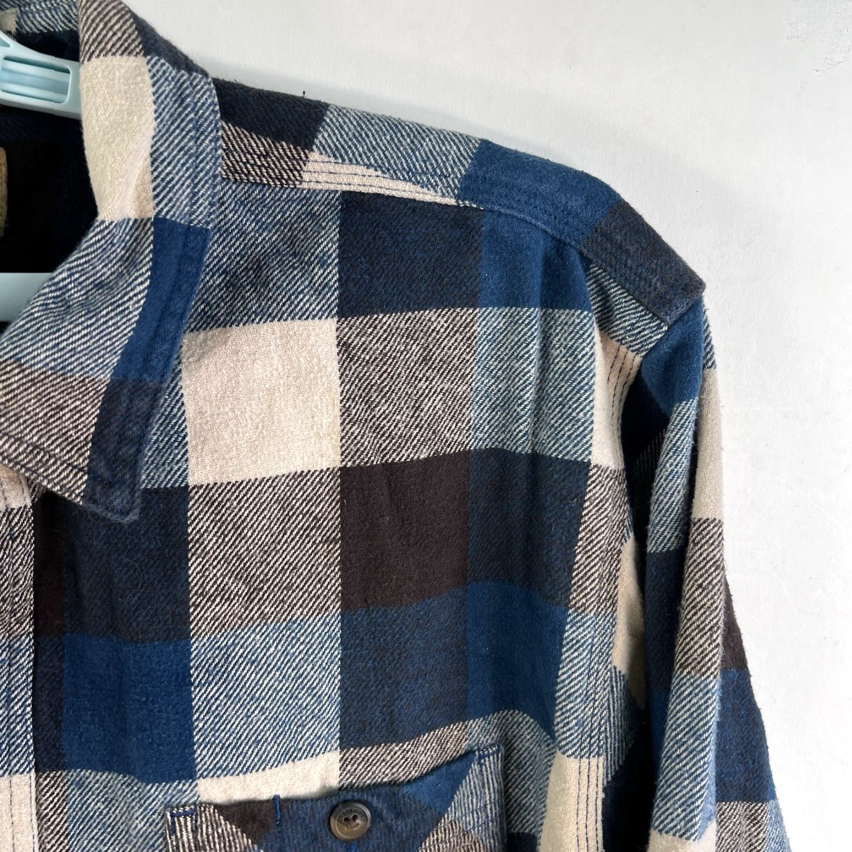 Vintage C.E. Schmidt Workwear Heavyweight Flannel Button-Up Shirt XLT Blue Plaid Mens Size US XL / EU 56 / 4 - 2 Thumbnail