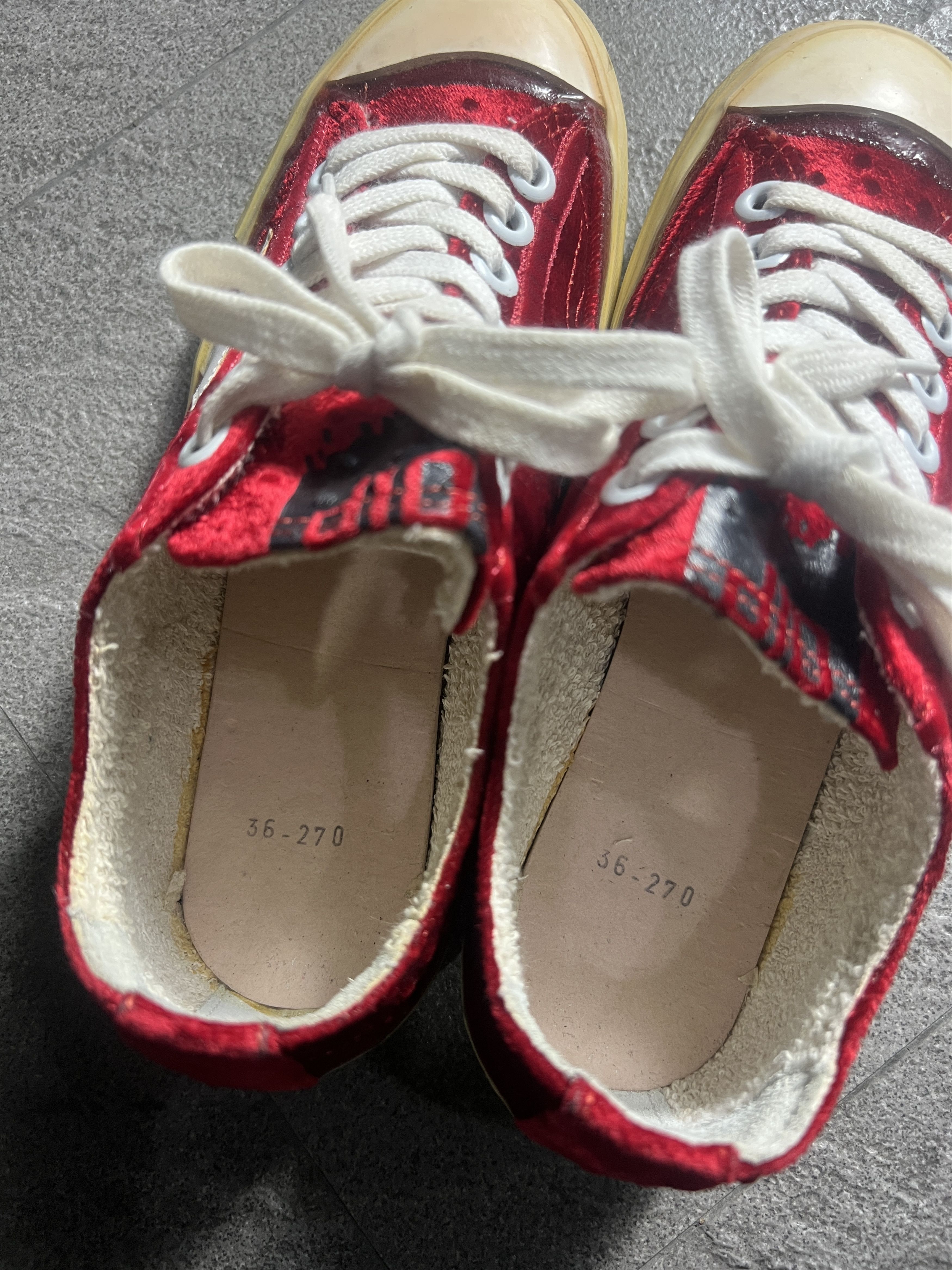 Golden Goose Golden Goose V-Star2 Red Velvet Low Top Size 36 Size US 6 / IT 36 - 12 Thumbnail