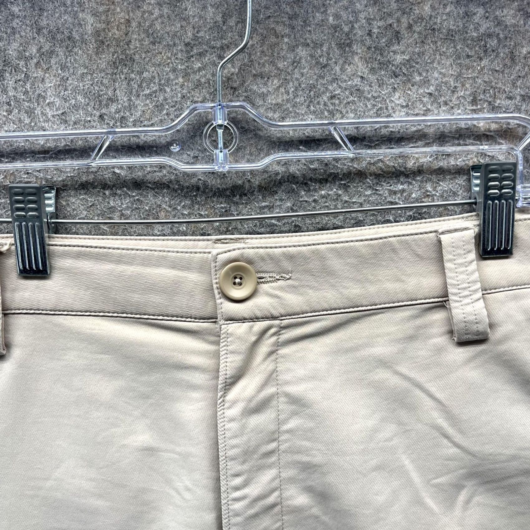 Under Armour Under Armour Shorts Mens 38 Khaki Golf Chino Lightweight Stretch Performance UA Waist 38 Inseam 10in Regular Pocketed Knit Twill Casual Athletic Mens Size US 38 / EU 54 - 7 Thumbnail
