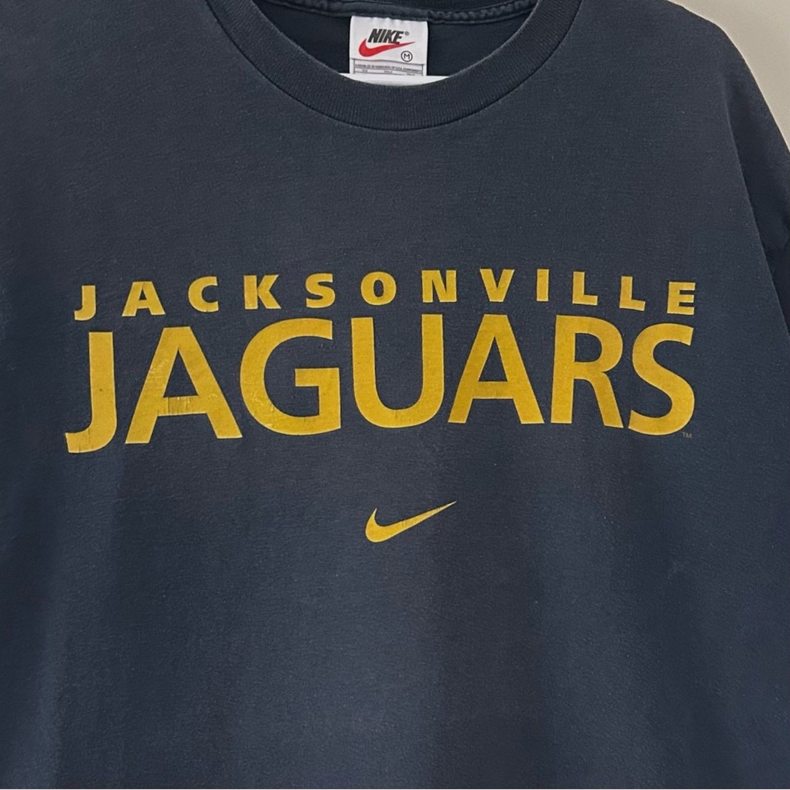 Nike Vintage Nike Jacksonville Jaguars Football Shirt Size US M / EU 48-50 / 2 - 2 Thumbnail