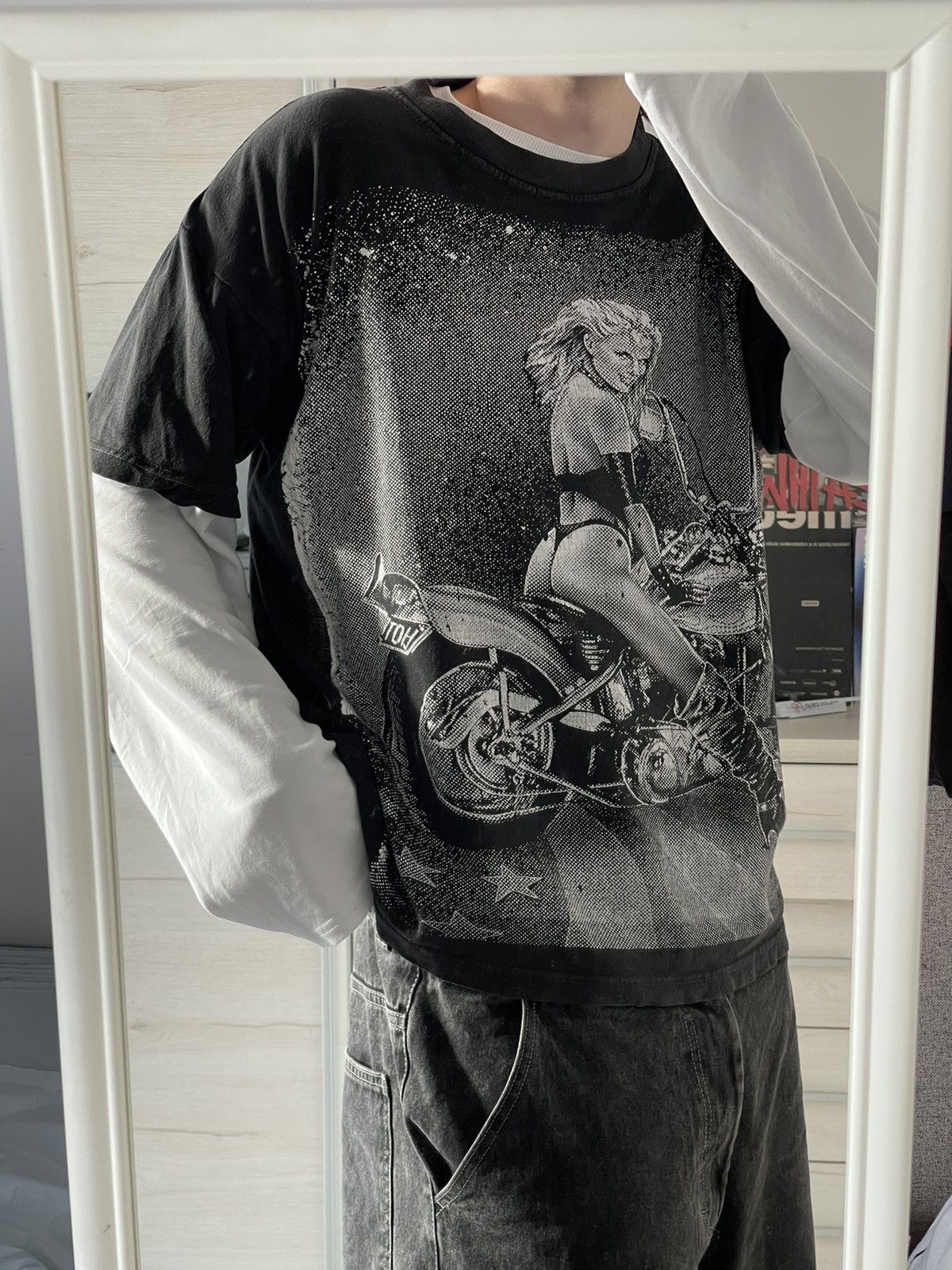 Band Tees × Vintage VINTAGE 90s PORNO GIRL ON BIKE SING STITCH TEE Size US L / EU 52-54 / 3 - 3 Thumbnail