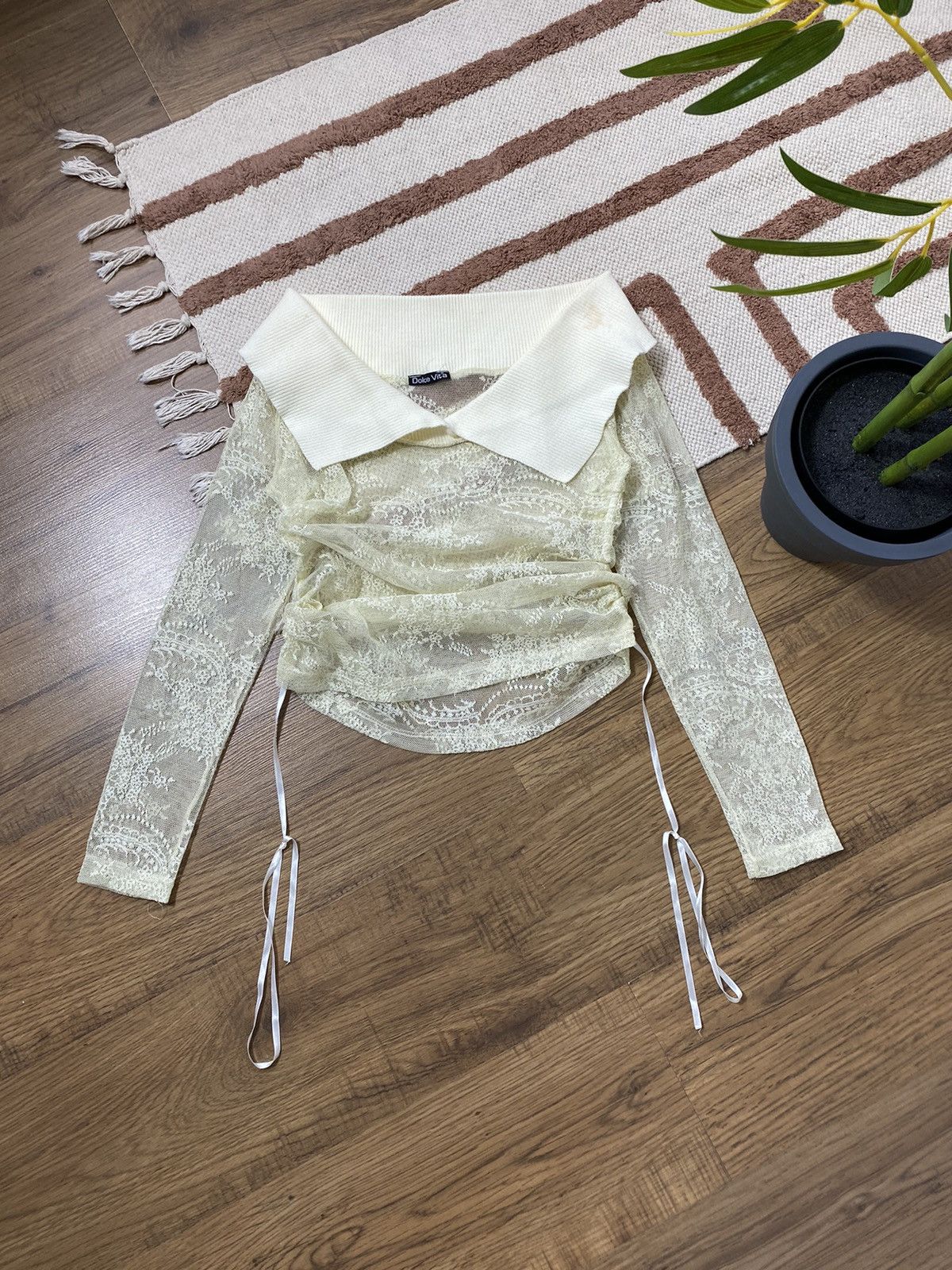 Vintage ISSEY MIYAKE STYLE MESH GUIPURE ON PUFFS LONGSLEEVE Size S / US 4 / IT 40 - 2 Thumbnail
