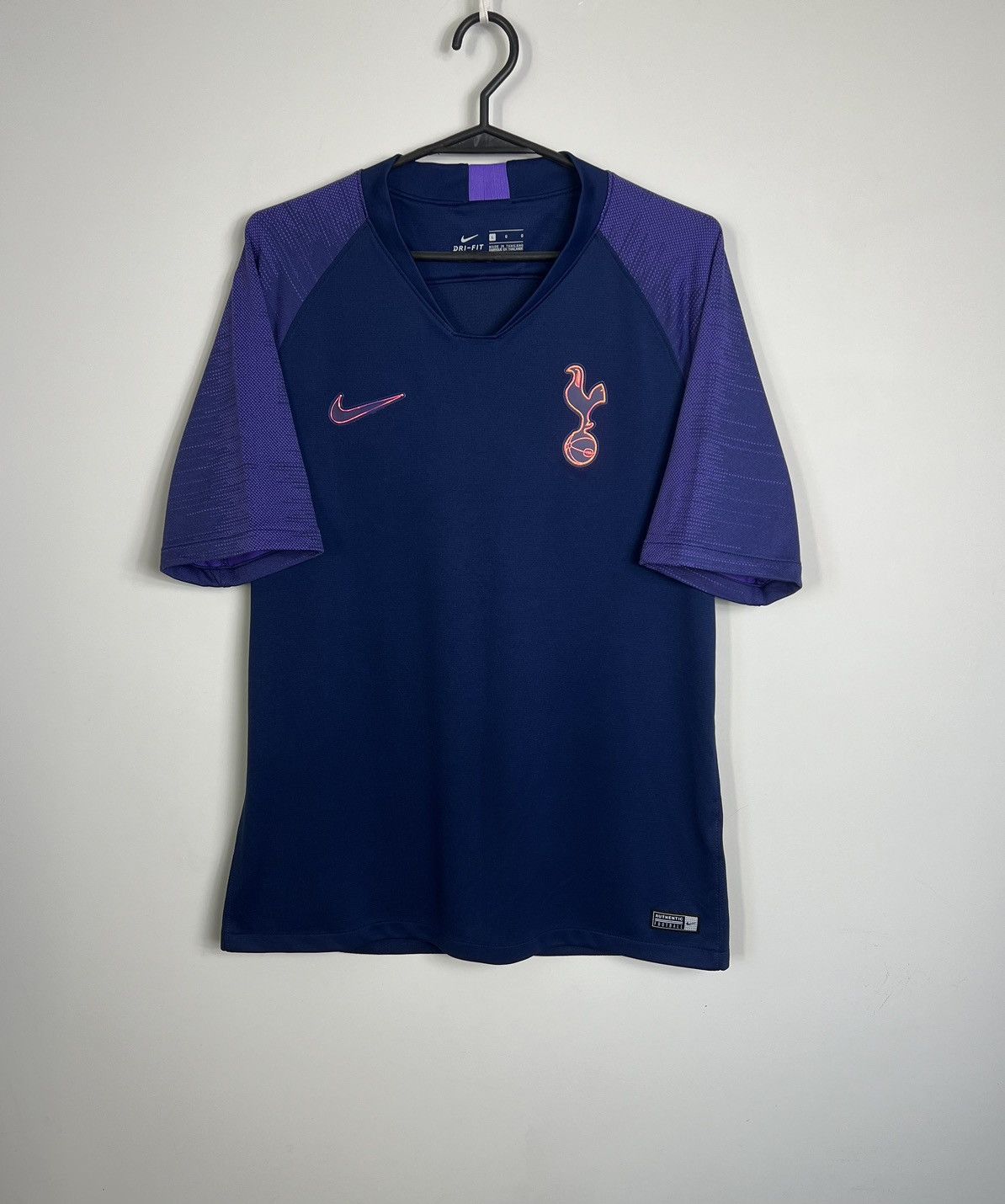 Nike Nike Tottenham Hotspur 2018/2019 Soccer Jersey hologram logo Size US L / EU 52-54 / 3 - 1 Thumbnail