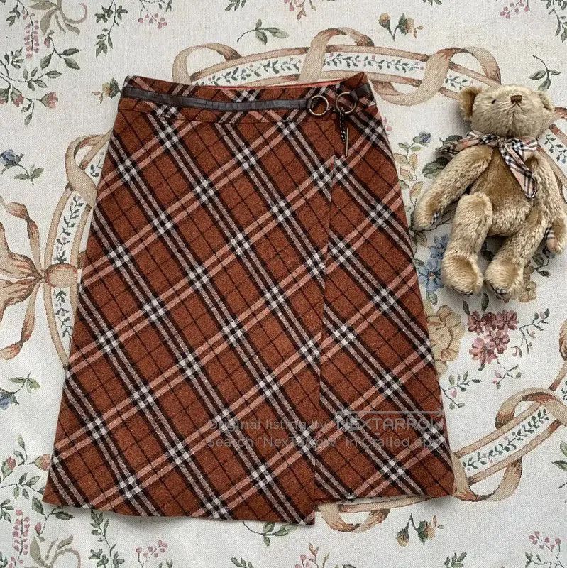 Burberry Burberry Brown Cotton Plaid Skirt. Size 23" - 1 Thumbnail