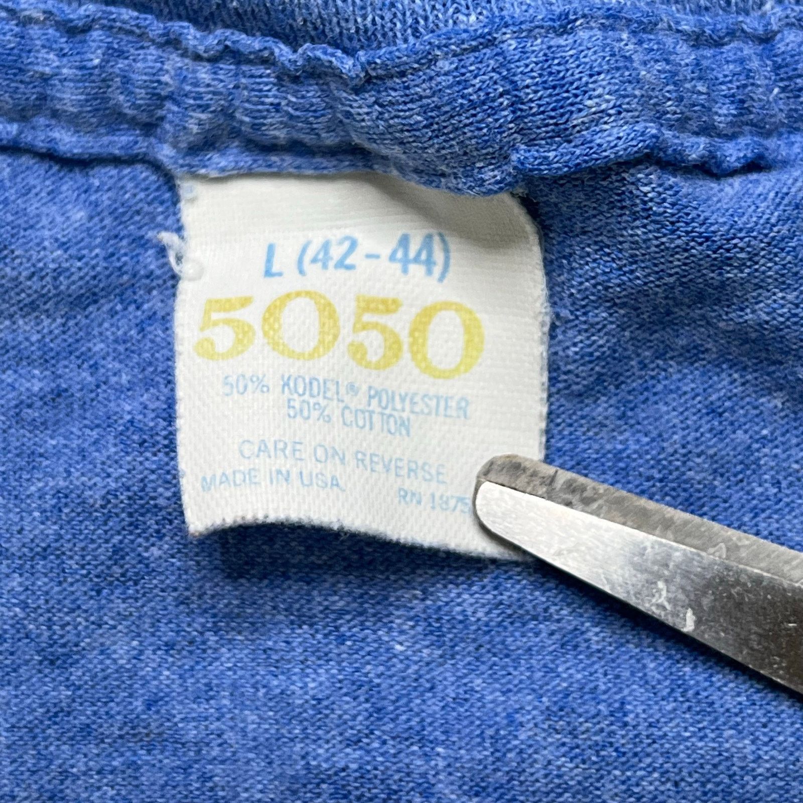 Vintage Vintage 80s T shirt size Large plain Blue front pocket Size US L / EU 52-54 / 3 - 4 Thumbnail