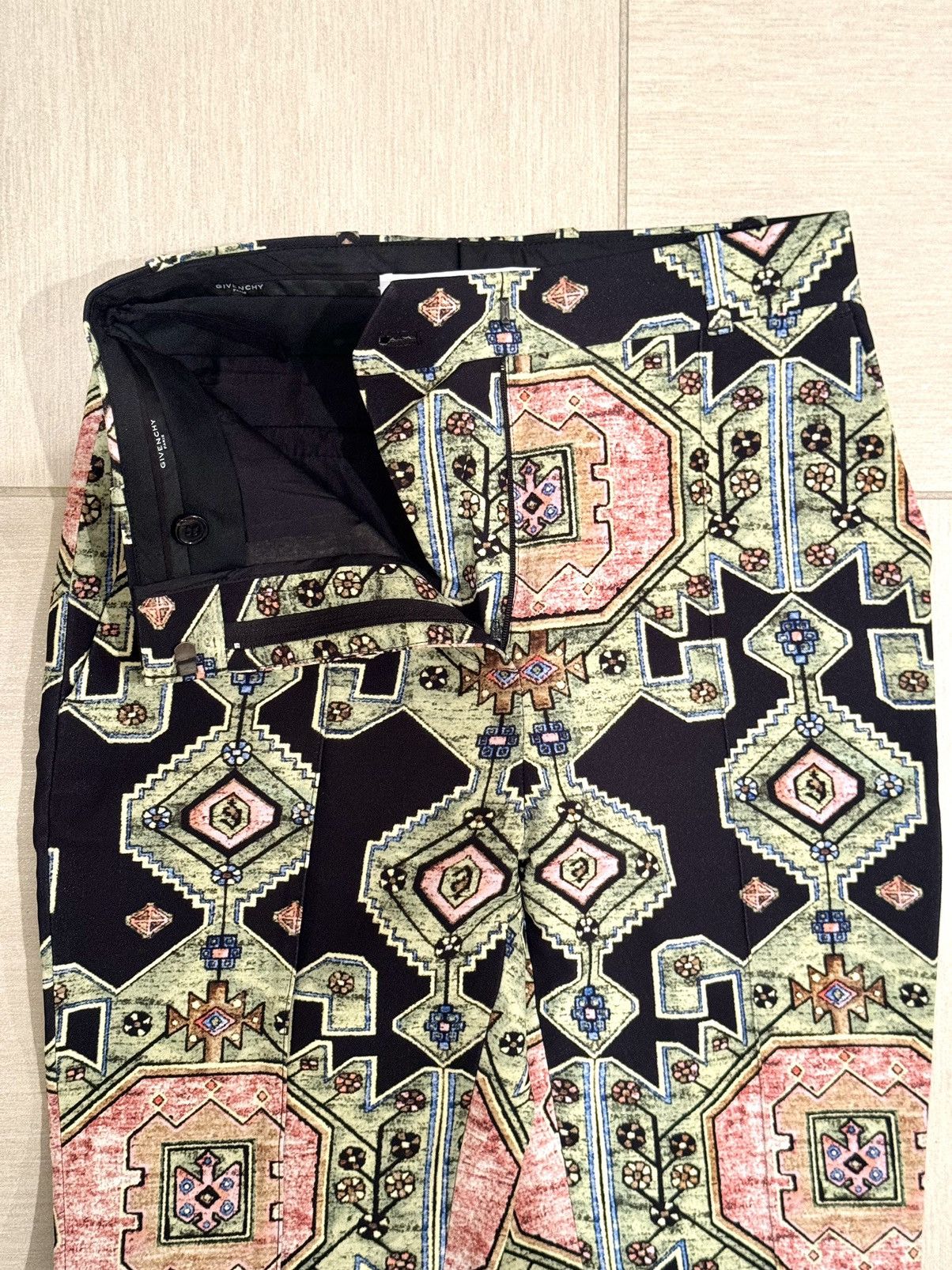 Givenchy × Riccardo Tisci riccardo tisci givenchy carpet print pants 36 fr women ss16 Size US XS / EU 42 / 0 - 9 Thumbnail