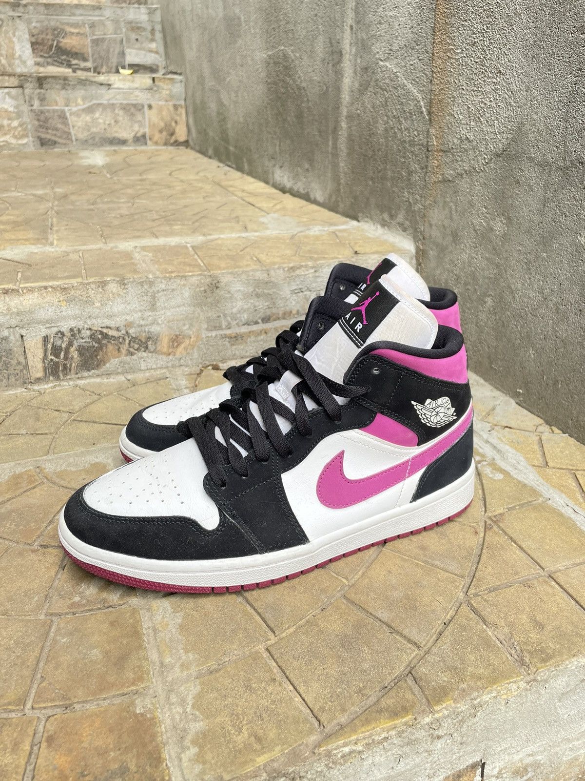 Nike Nike Air Jordan 1 Mid Cactus Flower 2020 Magenta Size 9.5 Size US 9.5 / IT 39.5 - 2 Thumbnail
