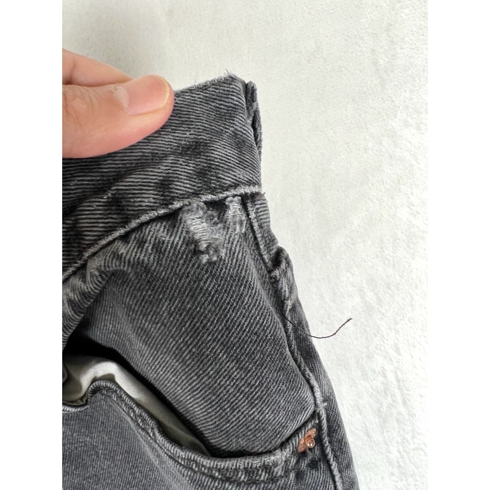 Levi's VINTAGE Levi’s 550 Jeans Black Denim 32x32 Relaxed Fit Mid Rise 5-Pocket Grunge 90s USA Jeans Mens Size US 32 / EU 48 - 6 Thumbnail
