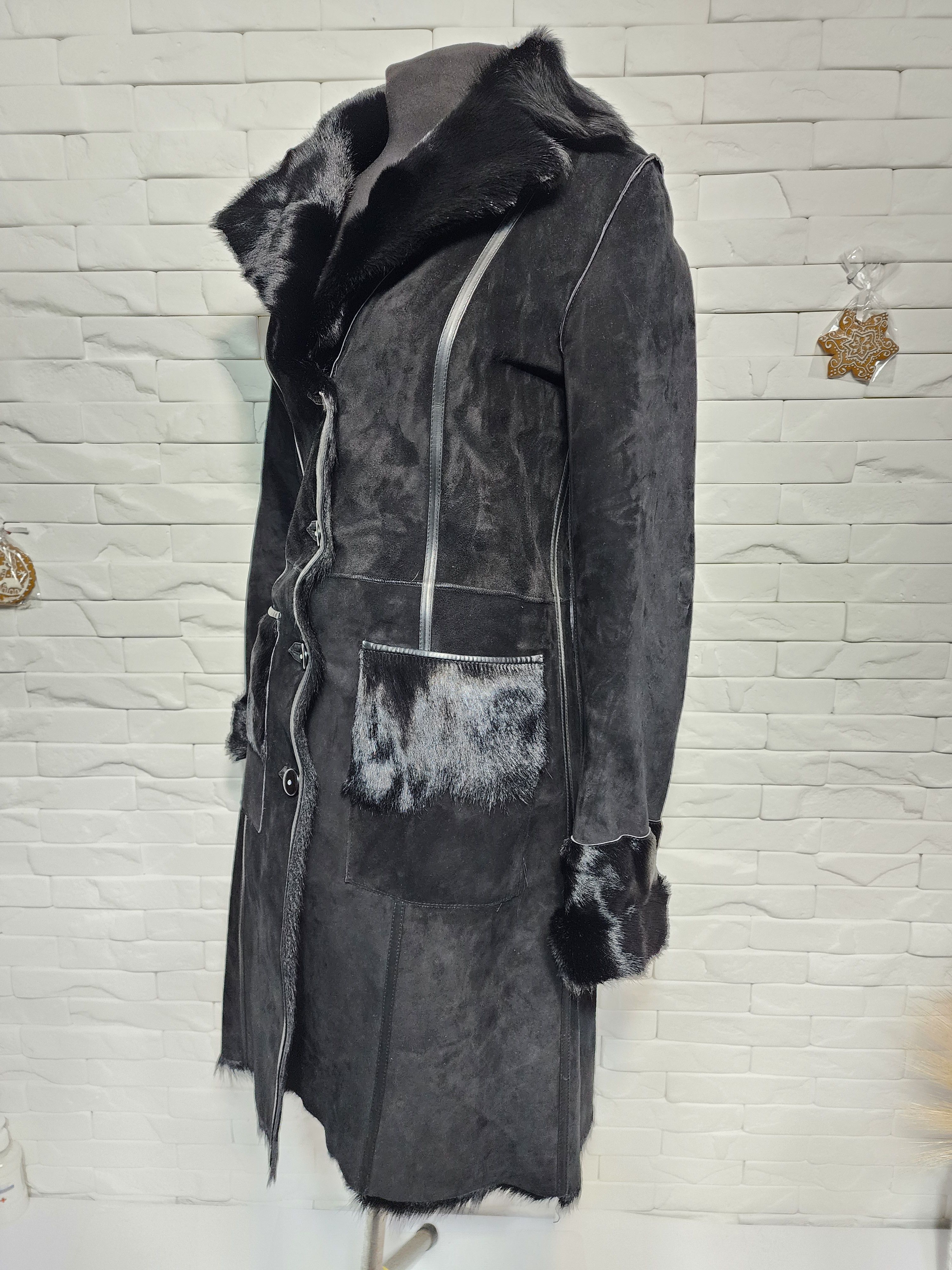 Furla Long Black Fur Two-Sided Women's Coat: Velvet Finish Size S / US 4 / IT 40 - 3 Thumbnail
