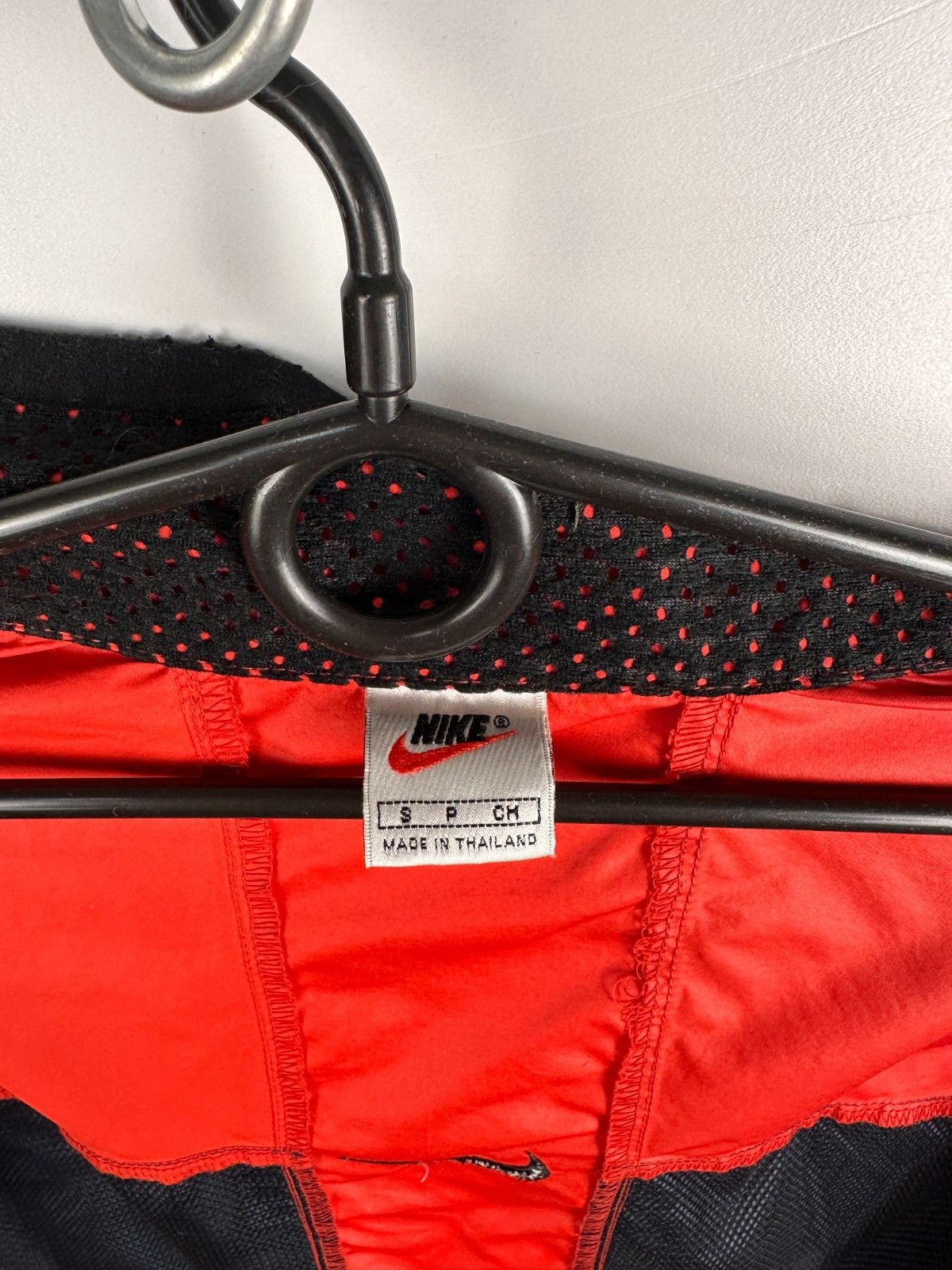 Nike Vintage 90’s Nike Jacket Windbreaker Red Grey Mens Size S Size US S / EU 44-46 / 1 - 8 Thumbnail