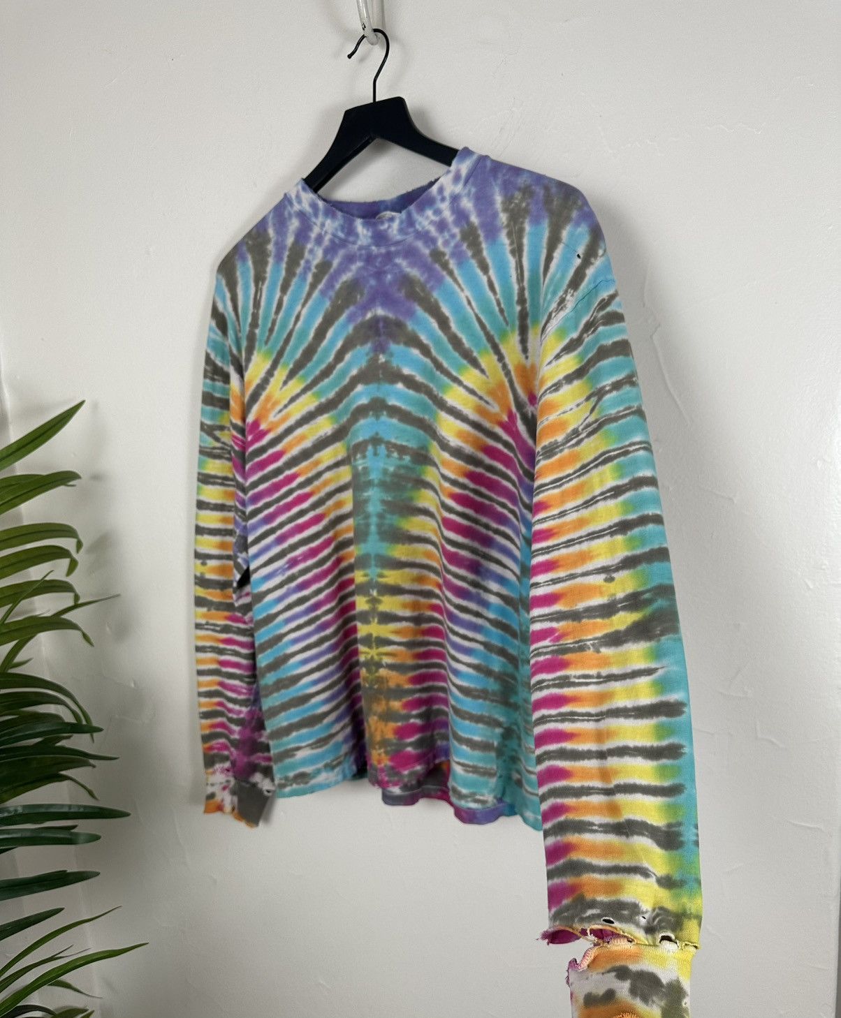 Hanes (L) AMAZING THRASHED OUT Tye Dye Longsleeve Tee Size US L / EU 52-54 / 3 - 1 Thumbnail