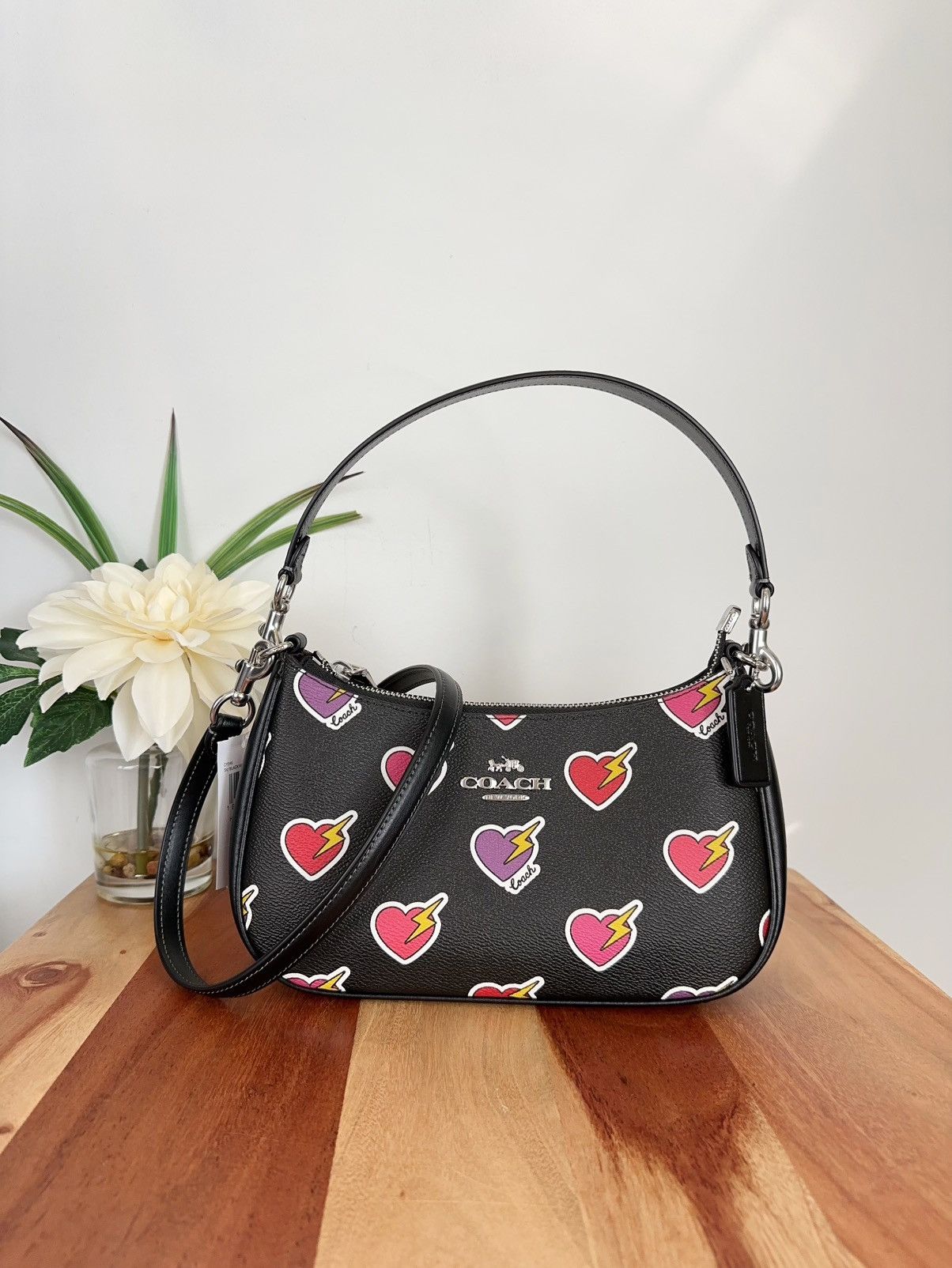 Coach NWT Coach Teri Shoulder Bag With Heart Bolt Print Size ONE SIZE - 1 Thumbnail