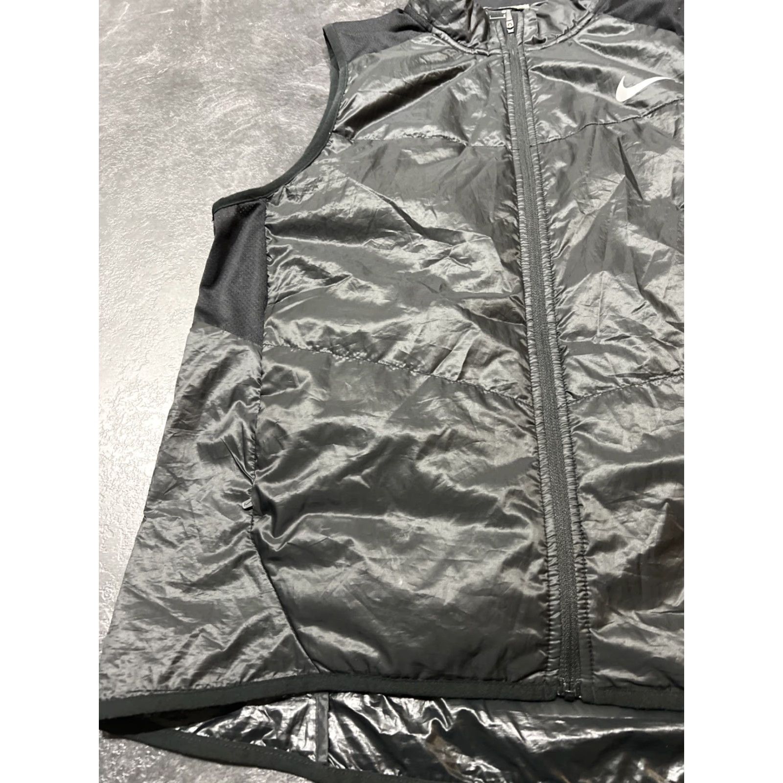 Nike Nike Running Vest Women L Black Sleeveless Lightweight Moisture Wicking Pockets Quick Dry Water Resistant Activewear Womens Size L / US 10 / IT 46 - 3 Thumbnail
