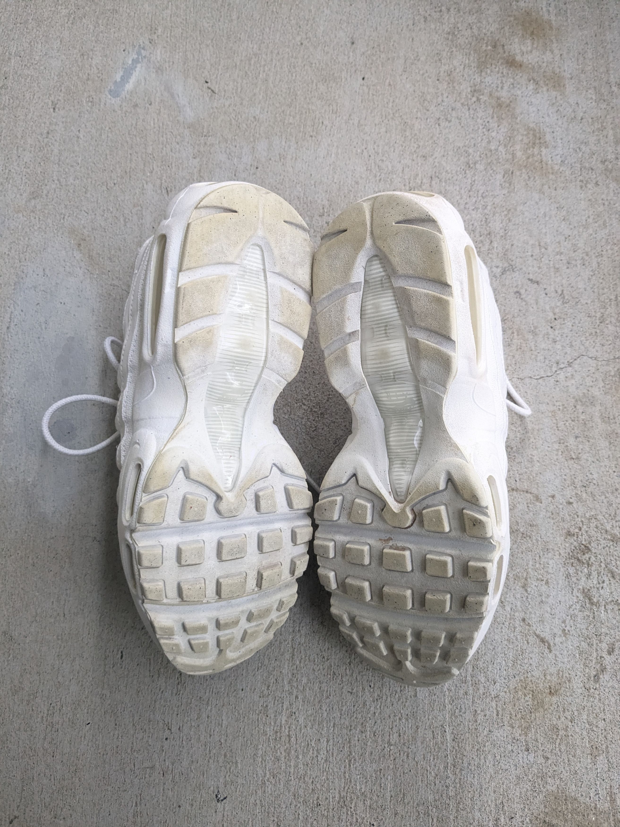 Nike Nike Air Max 95 Recraft GS ‘Triple White’ 7Y CJ3906-100 Size US 7 / EU 40 - 14 Thumbnail
