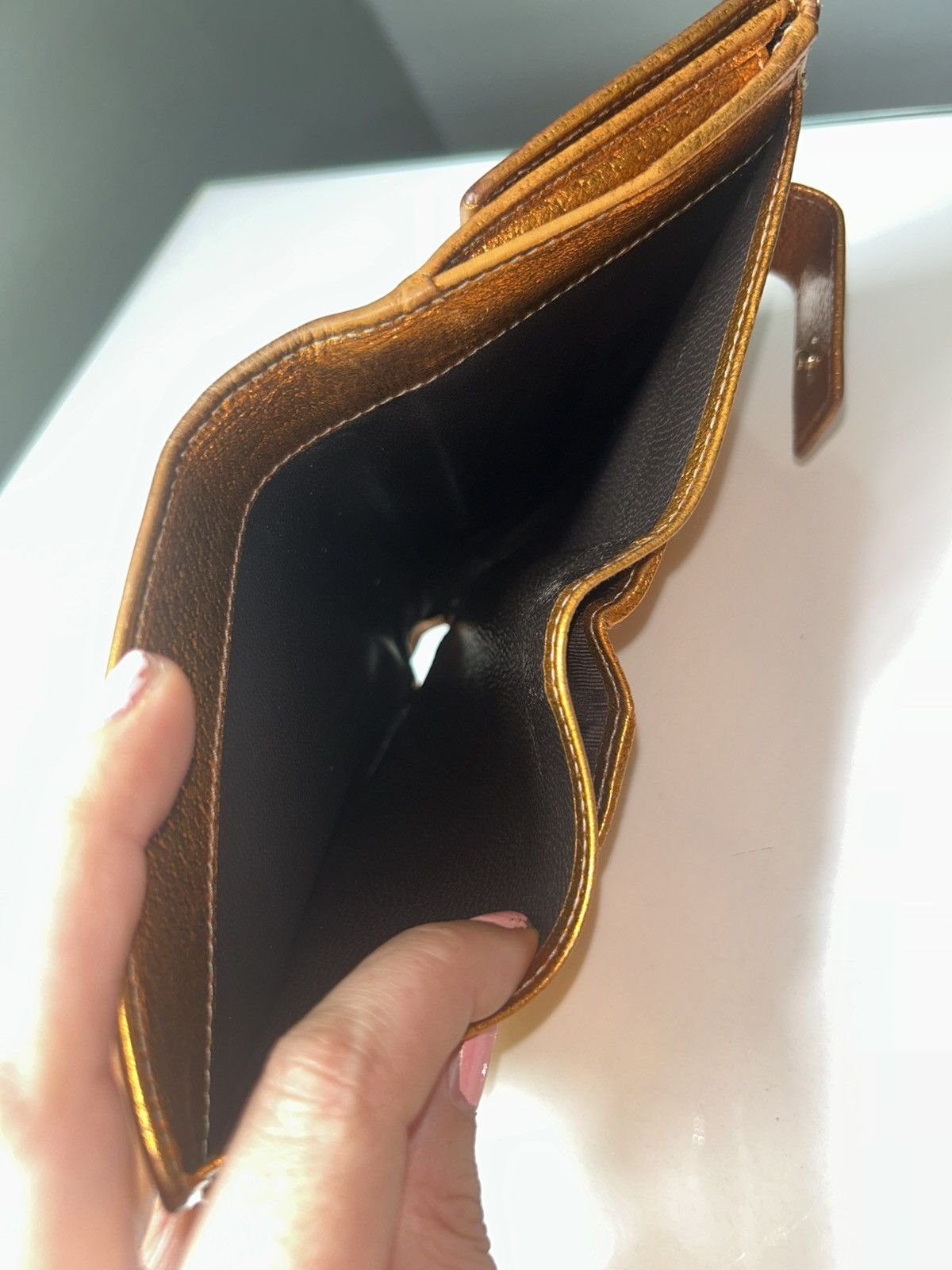 Gucci Gucci GG Compact Wallet w Bronze Interior (project piece) Size ONE SIZE - 5 Thumbnail