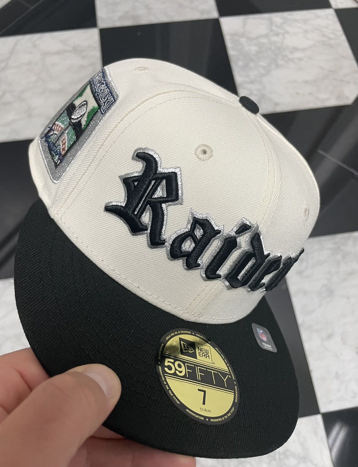 New Era 🔥Exclusive Raiders fitted size 7 also have 7 3/8 Size ONE SIZE - 2 Thumbnail