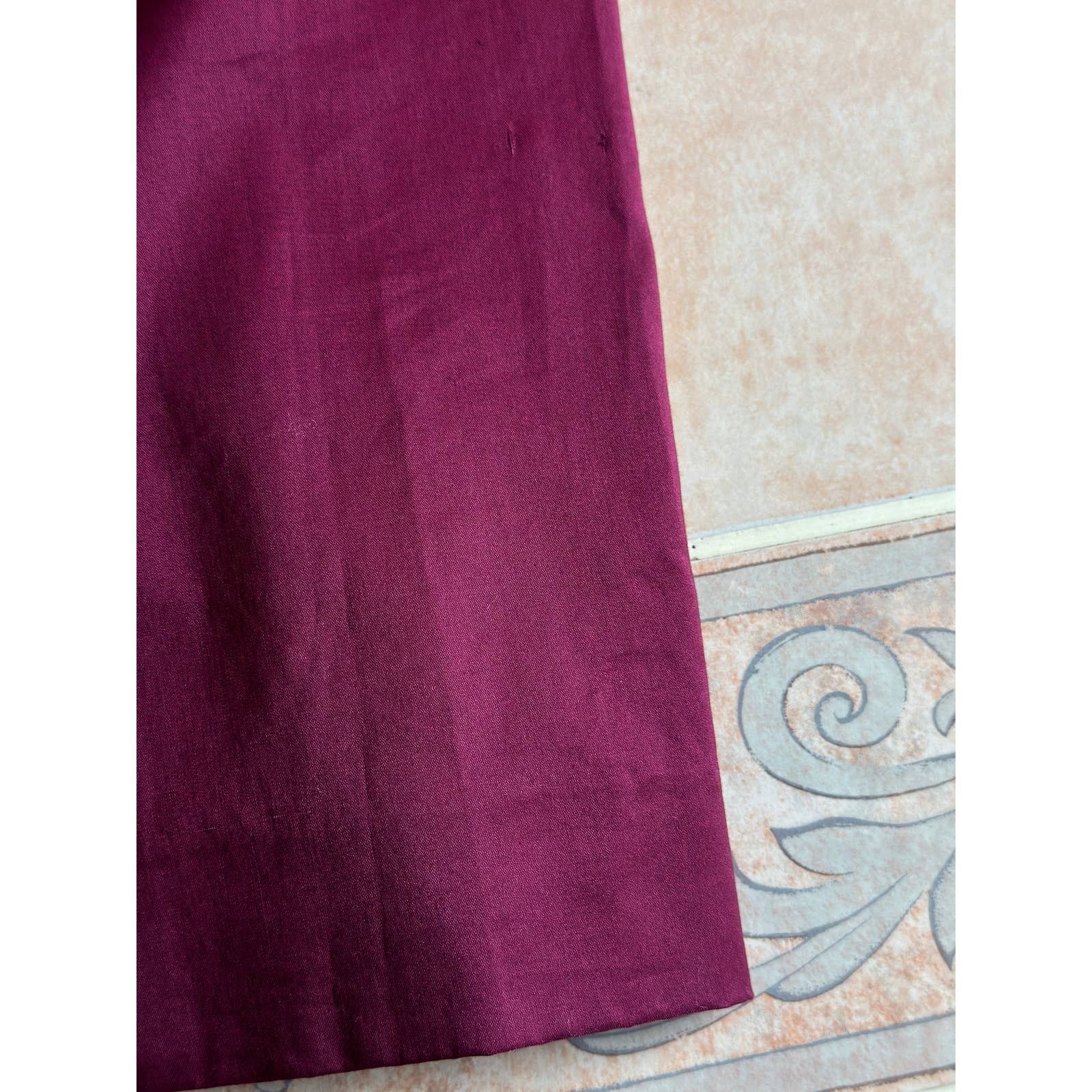 Ann Taylor Ann Taylor burgundy dress front pleats Dress size 6 Size M / US 6-8 / IT 42-44 - 3 Thumbnail