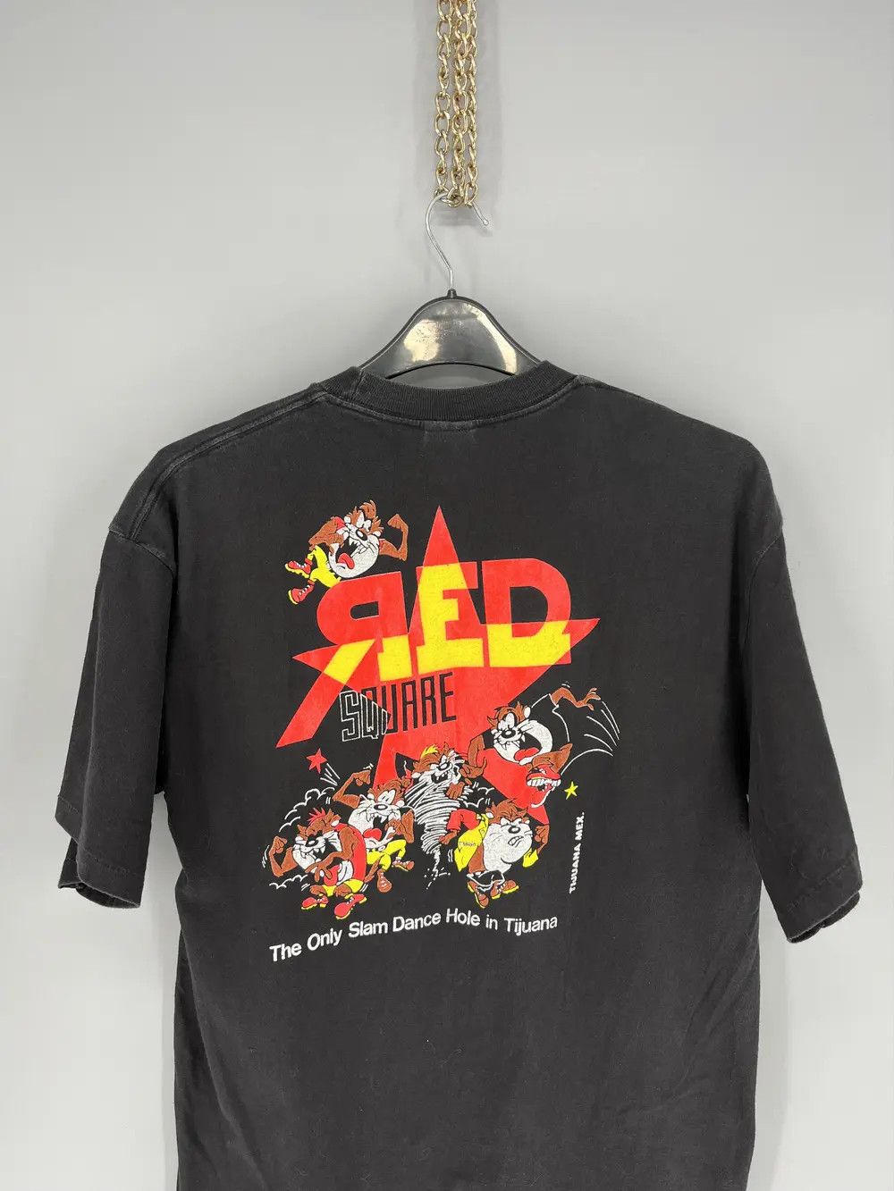 Disney Vintage 90s red square Mickey Mouse Thrashed T-Shirt Size US XL / EU 56 / 4 - 7 Thumbnail