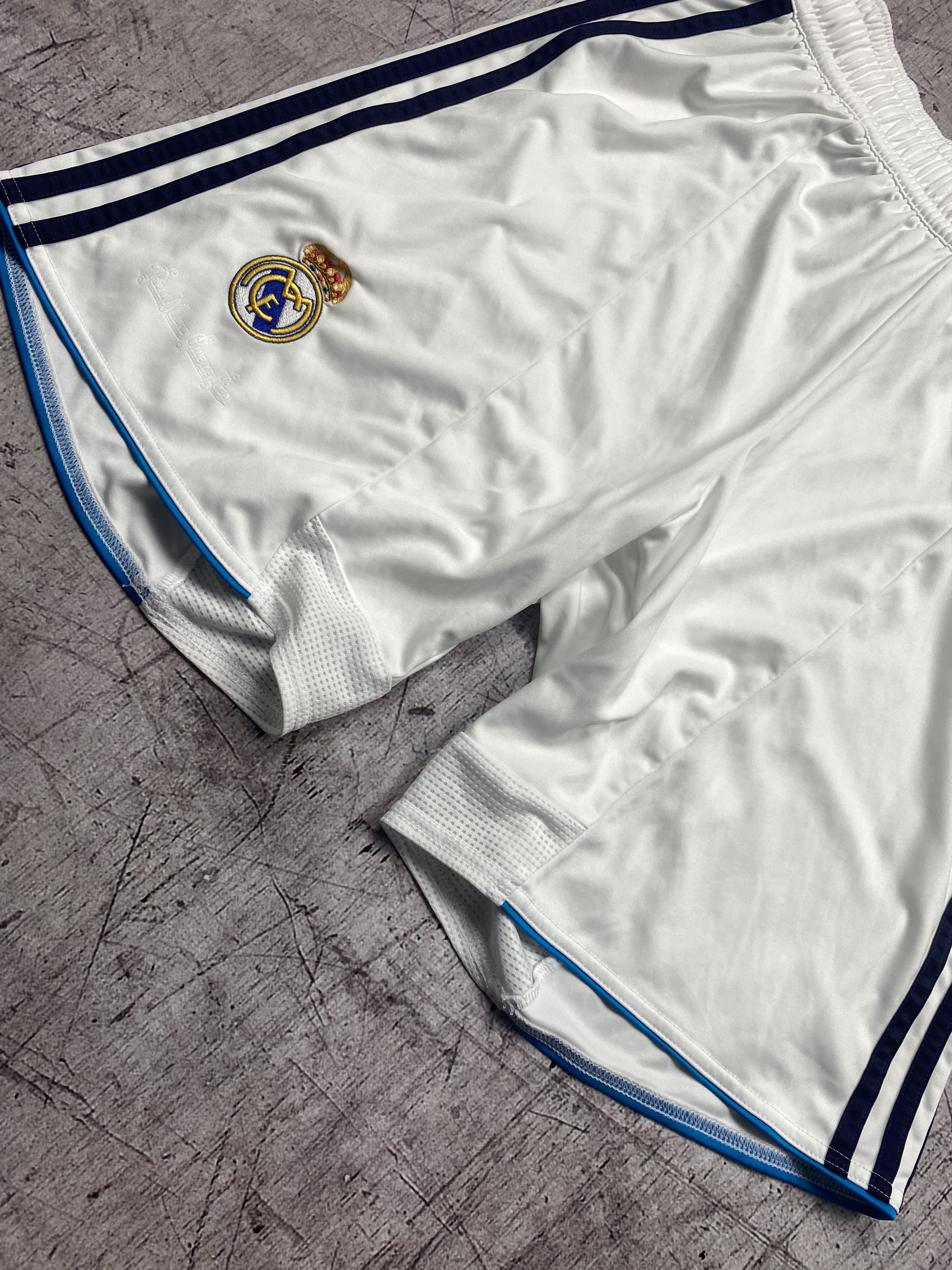 Adidas Adidas Real Madrid Soccer Shorts Size US 32 / EU 48 - 2 Thumbnail