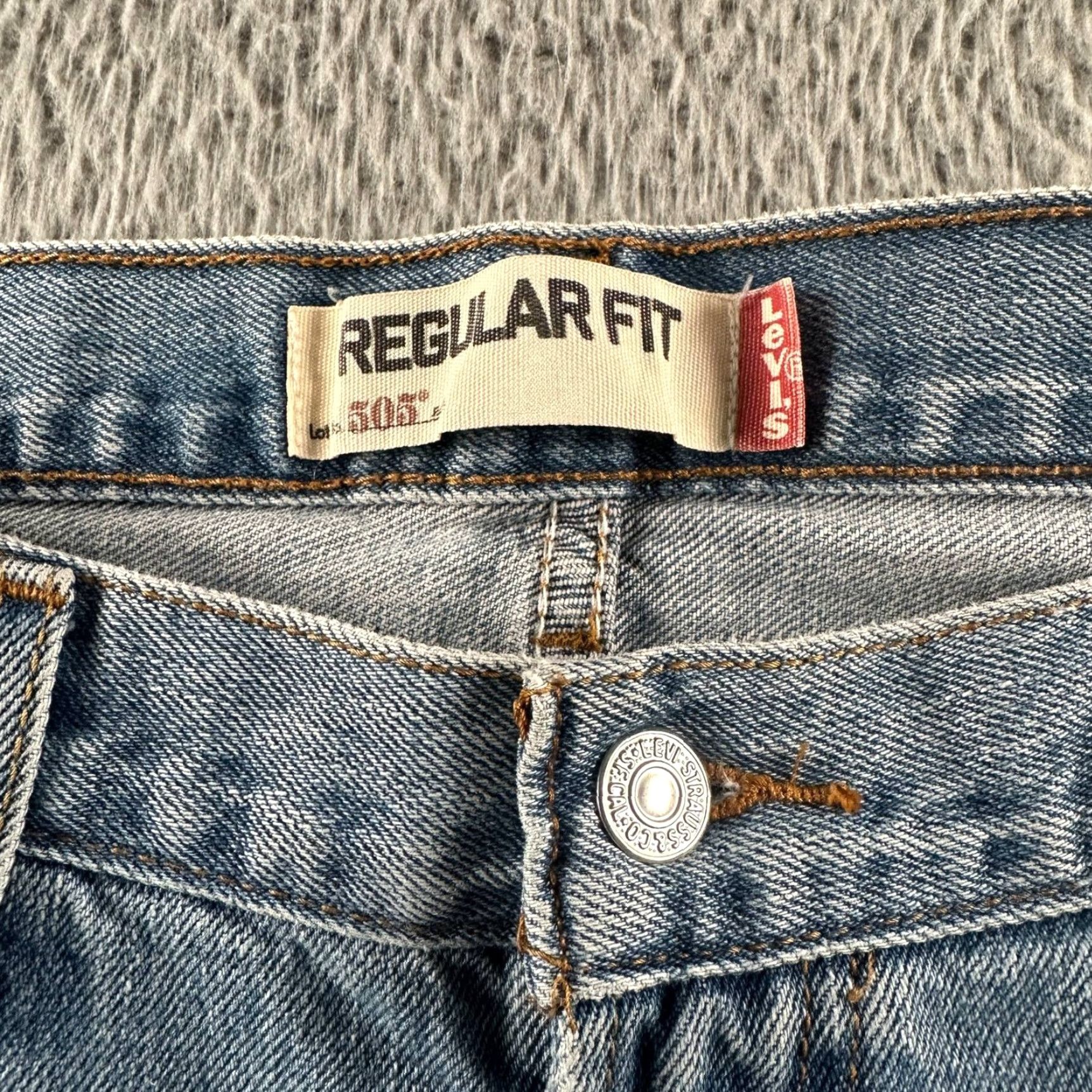 Levi's Levi's 505 Jeans Mens 38x30 Regular Fit Light Blue Straight Blue Jeans 2000s Vintage? No, Regular? No Size US 38 / EU 54 - 4 Thumbnail