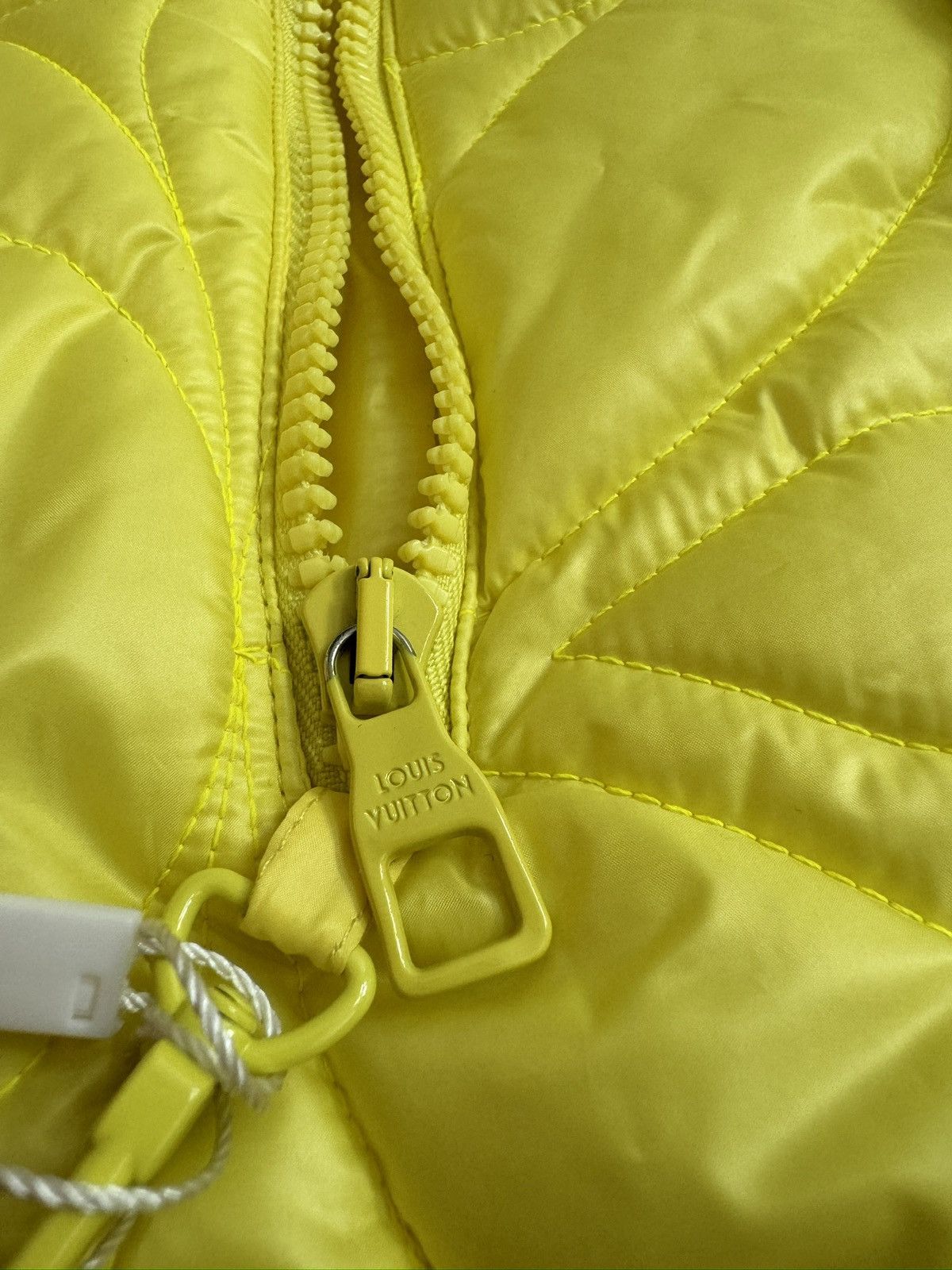 Louis Vuitton Louis Vuitton Yellow Flower Monogram Puffer Jacket Size US M / EU 48-50 / 2 - 11 Thumbnail