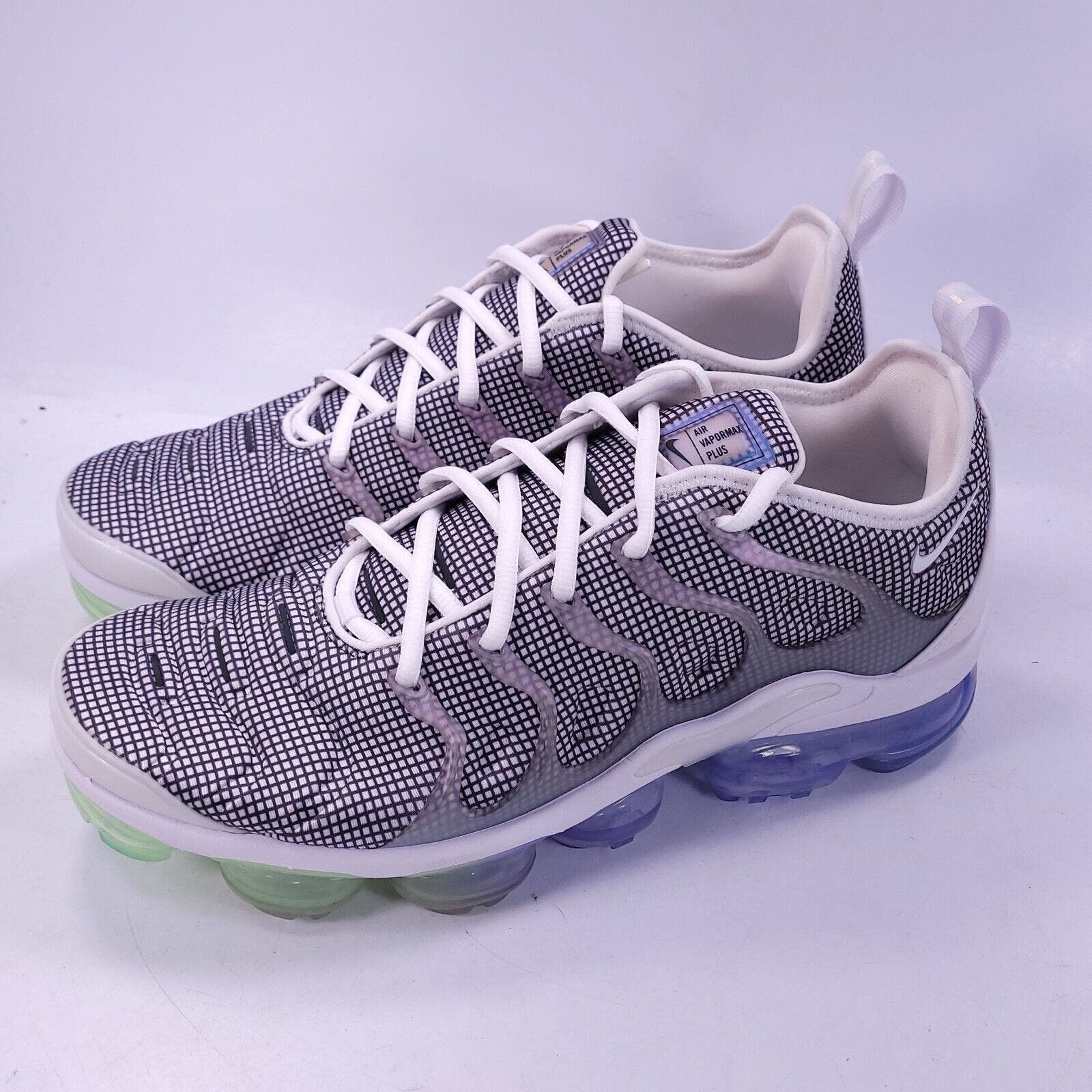 image of Nike Air Vapormax Plus Shoe Mens Size 9 924453-105 White in Silver