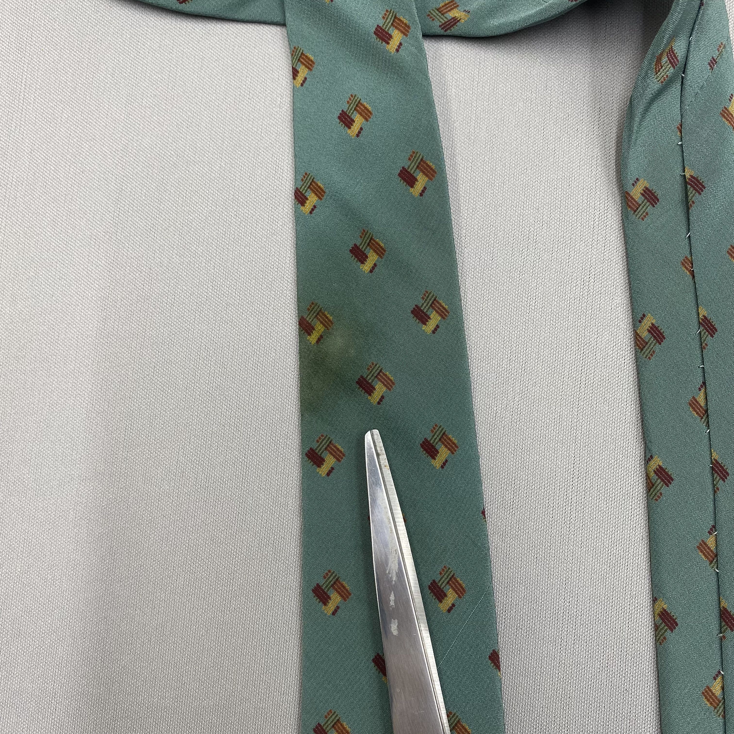 Japanese Brand Vintage Yves Saint Laurent SILK Necktie Cravate Pure Silk Size ONE SIZE - 8 Thumbnail