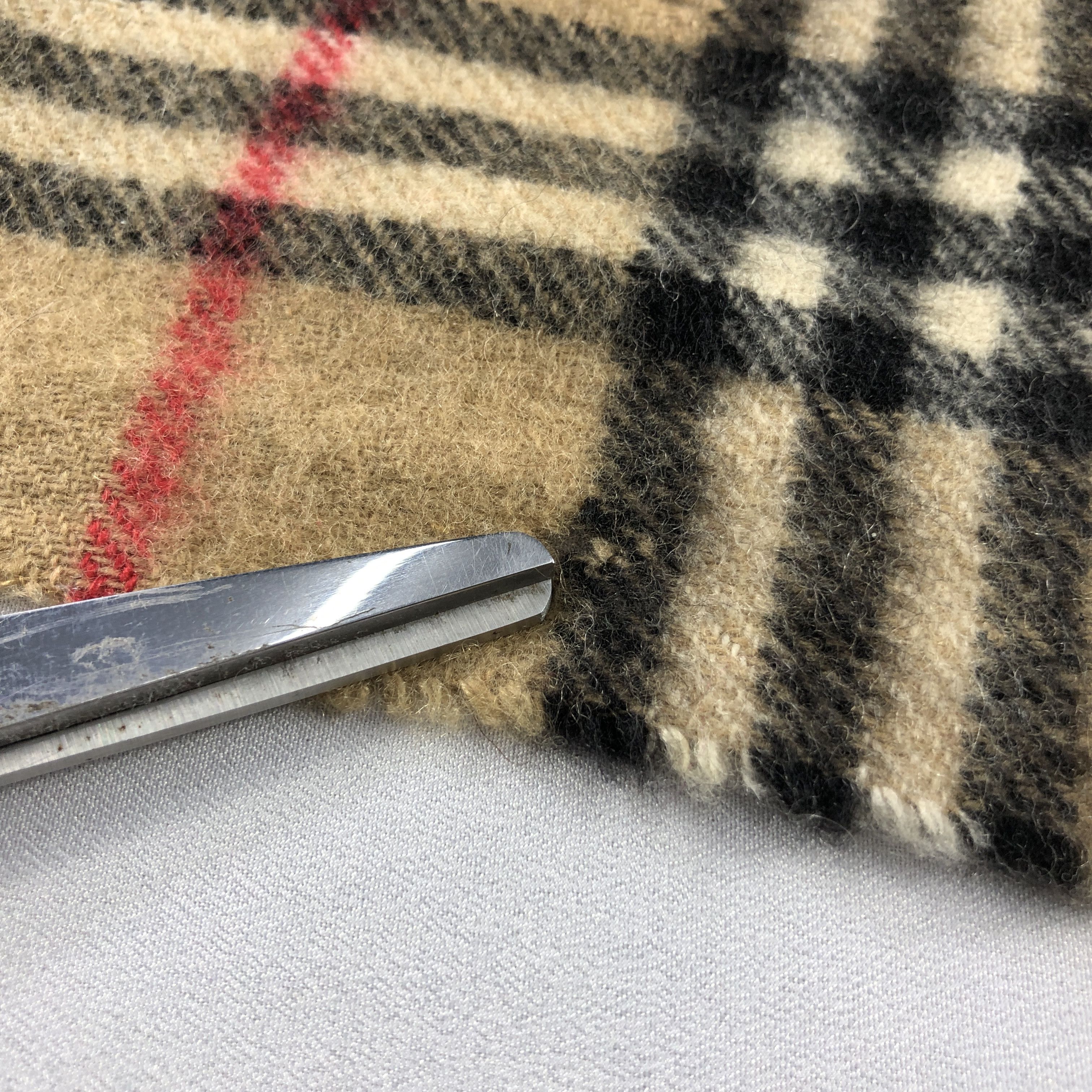 Burberry Burberrys Nova Check Tan Wool/Cashmere Scarf Muffler V2842 Size ONE SIZE - 14 Thumbnail