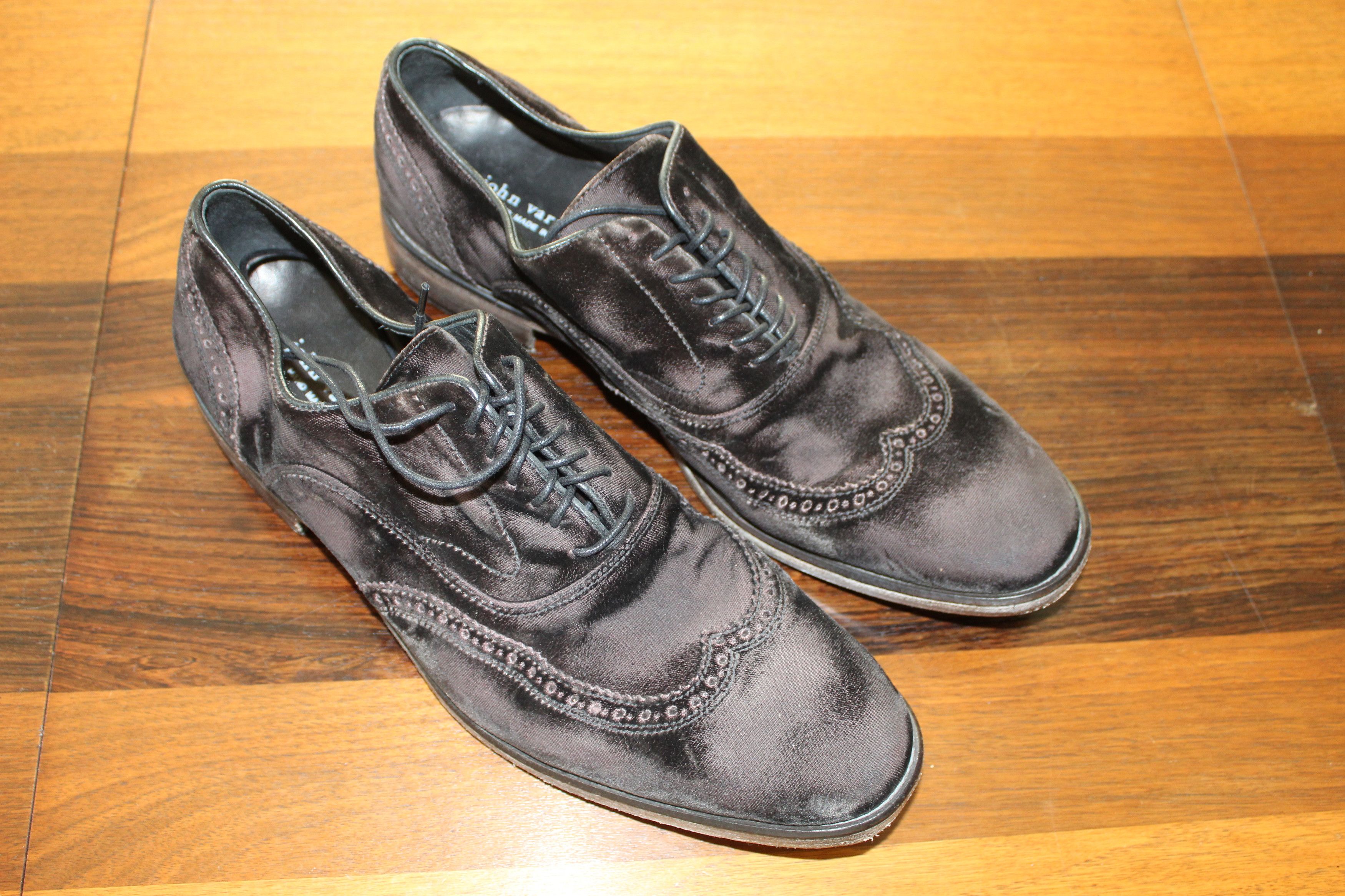 John Varvatos #1972 Crushed Velvet Wingtip – Wine Color Size US 11 / EU 44 - 1 Thumbnail