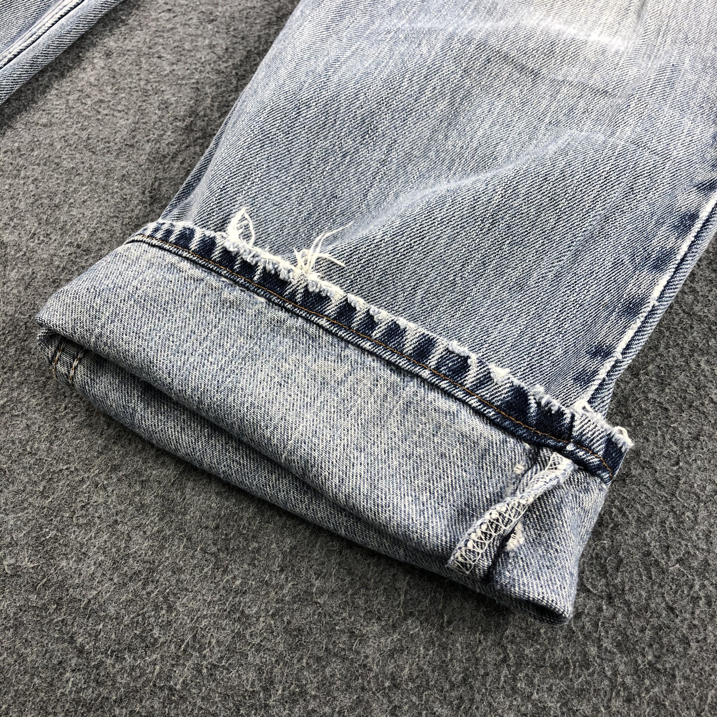 Levi's Distressed Vintage Levis 550 Jeans Light Wash Denim-J1046 Size US 33 - 7 Thumbnail