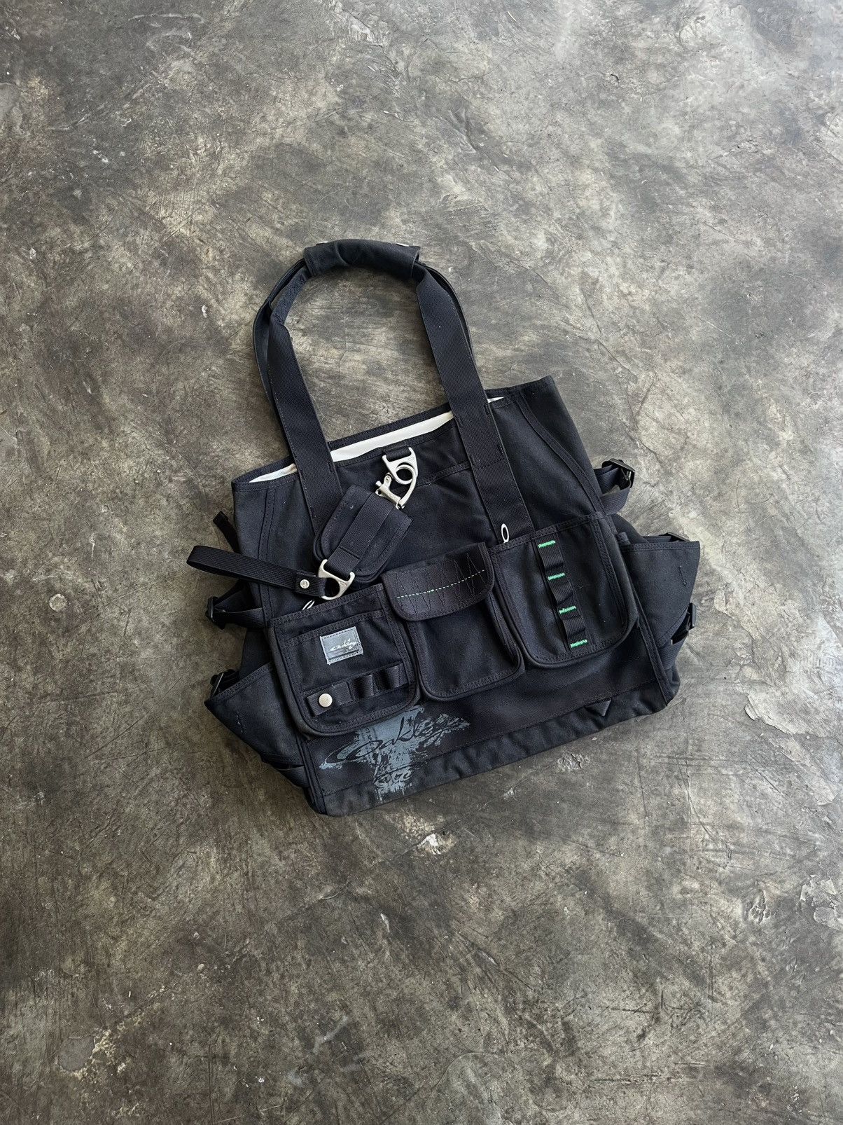 (SOLD PAYPAL)VINTAGE OAKLEY TACTICAL TOTEBAG