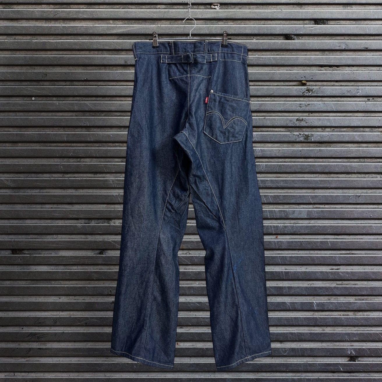Levi's Levi's Engineered Buckled Back Denim Jeans Size US 30 / EU 46 - 1 Thumbnail