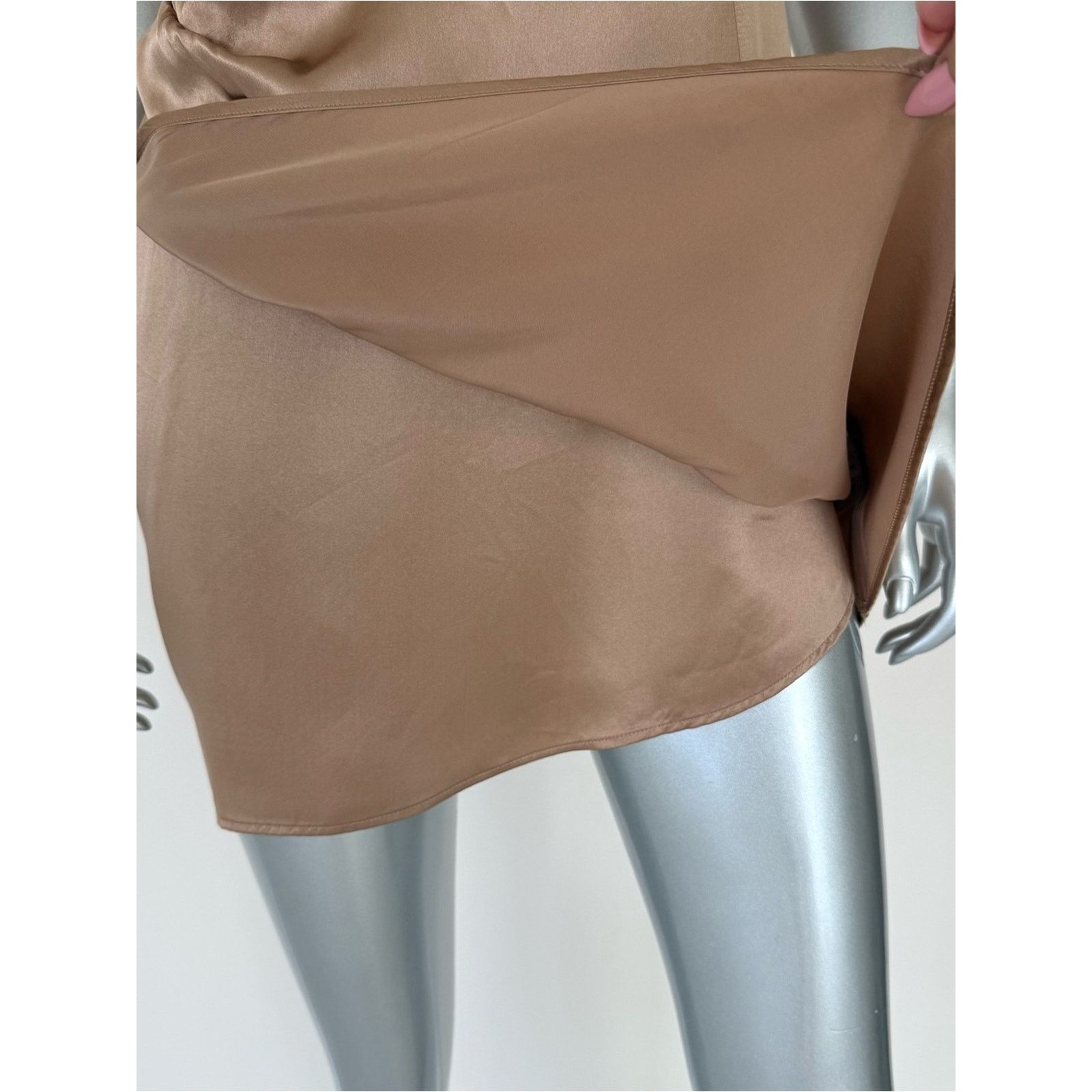 Reformation NEW!!! Reformation mini gold silk dress size 6 US Size M / US 6-8 / IT 42-44 - 4 Thumbnail
