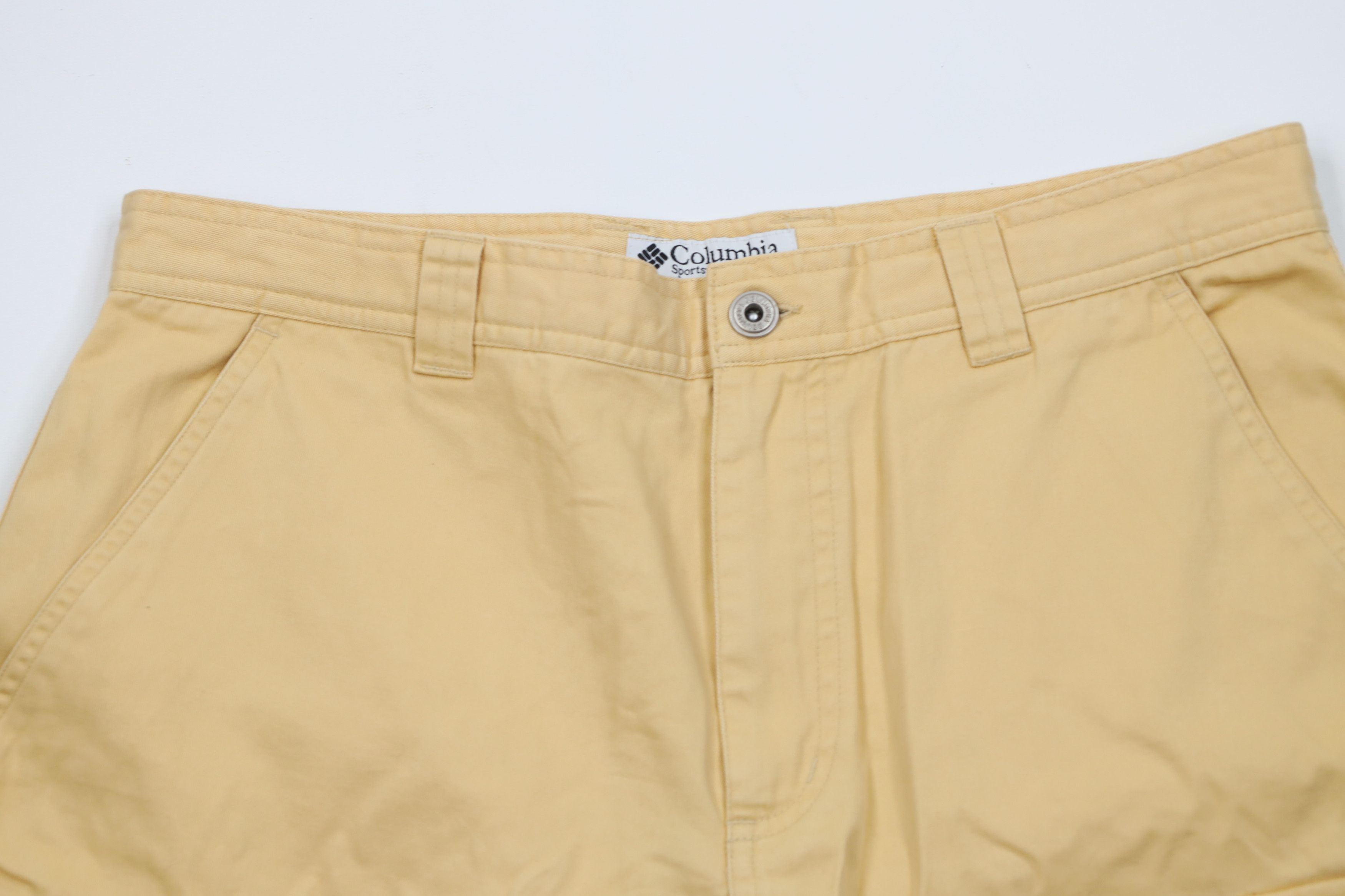 Columbia Vintage Columbia Relaxed Fit Cargo Shorts Yellow Cotton Size US 32 / EU 48 - 2 Thumbnail