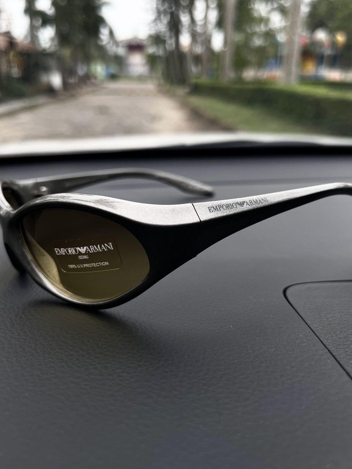 Emporio Armani 2000s Emporio Armani Sunglasses Size 32 - 4 Thumbnail