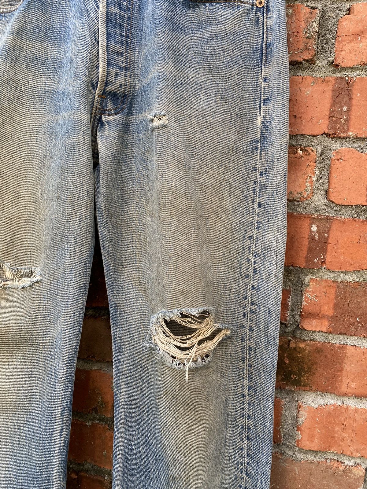 Levi's × Levi's Vintage Clothing × Vintage W32x32 vintage 90s levi's 501 distressed made in USA Size US 32 / EU 48 - 4 Thumbnail