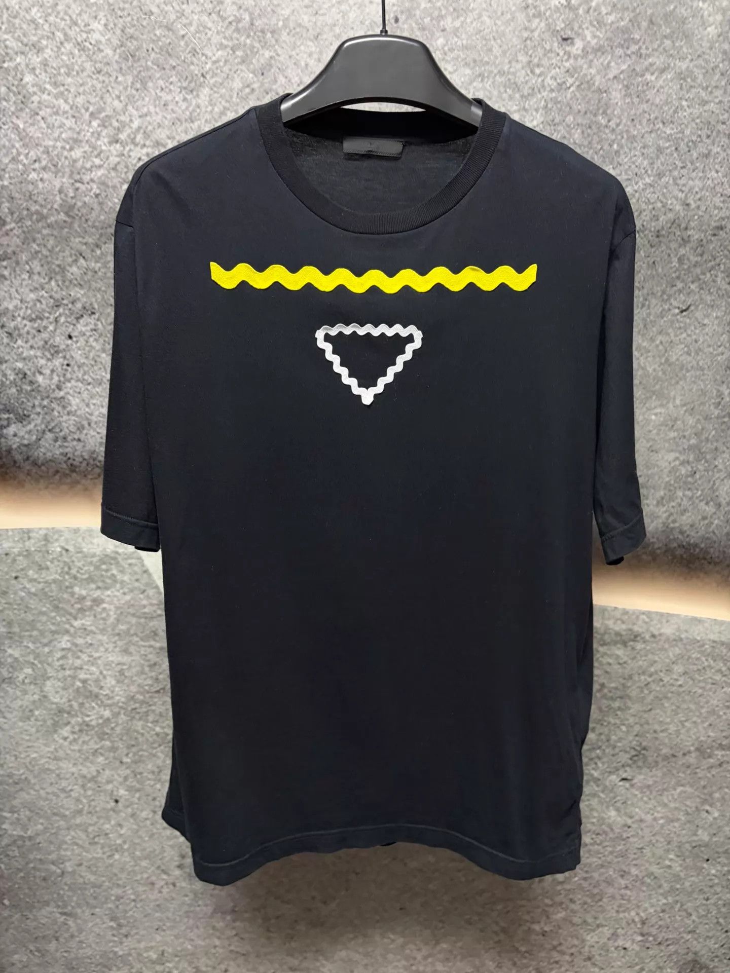 Prada Prada Short Sleeve T-Shirt M Black Size US M / EU 48-50 / 2 - 1 Thumbnail