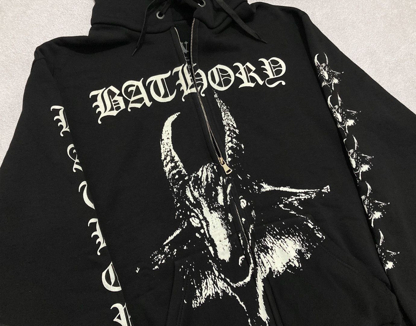 Band Tees Zip-hoodie Bathory - black metal (mayhem , venom , burzum) Size US XL / EU 56 / 4 - 4 Thumbnail
