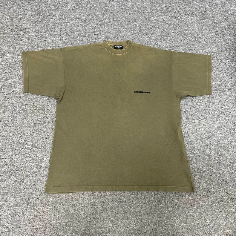Balenciaga Balenciaga Distressed Short Sleeve T-Shirt - dmc Size US S / EU 44-46 / 1 - 1 Thumbnail