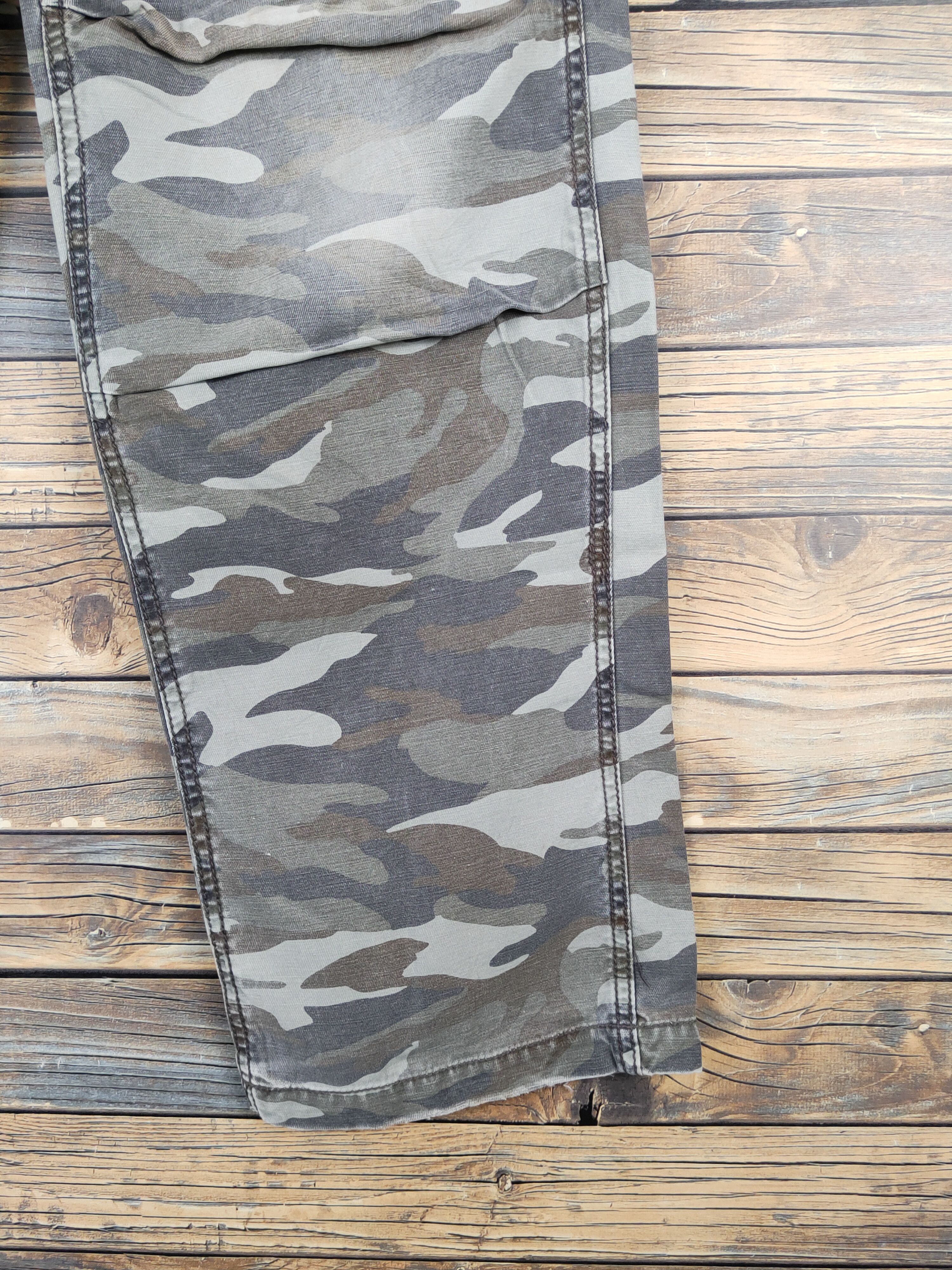 Oshkosh Oshkosh Camouflage Multipocket Tactical Cargo Pants #W1052 Size US 31 - 6 Thumbnail
