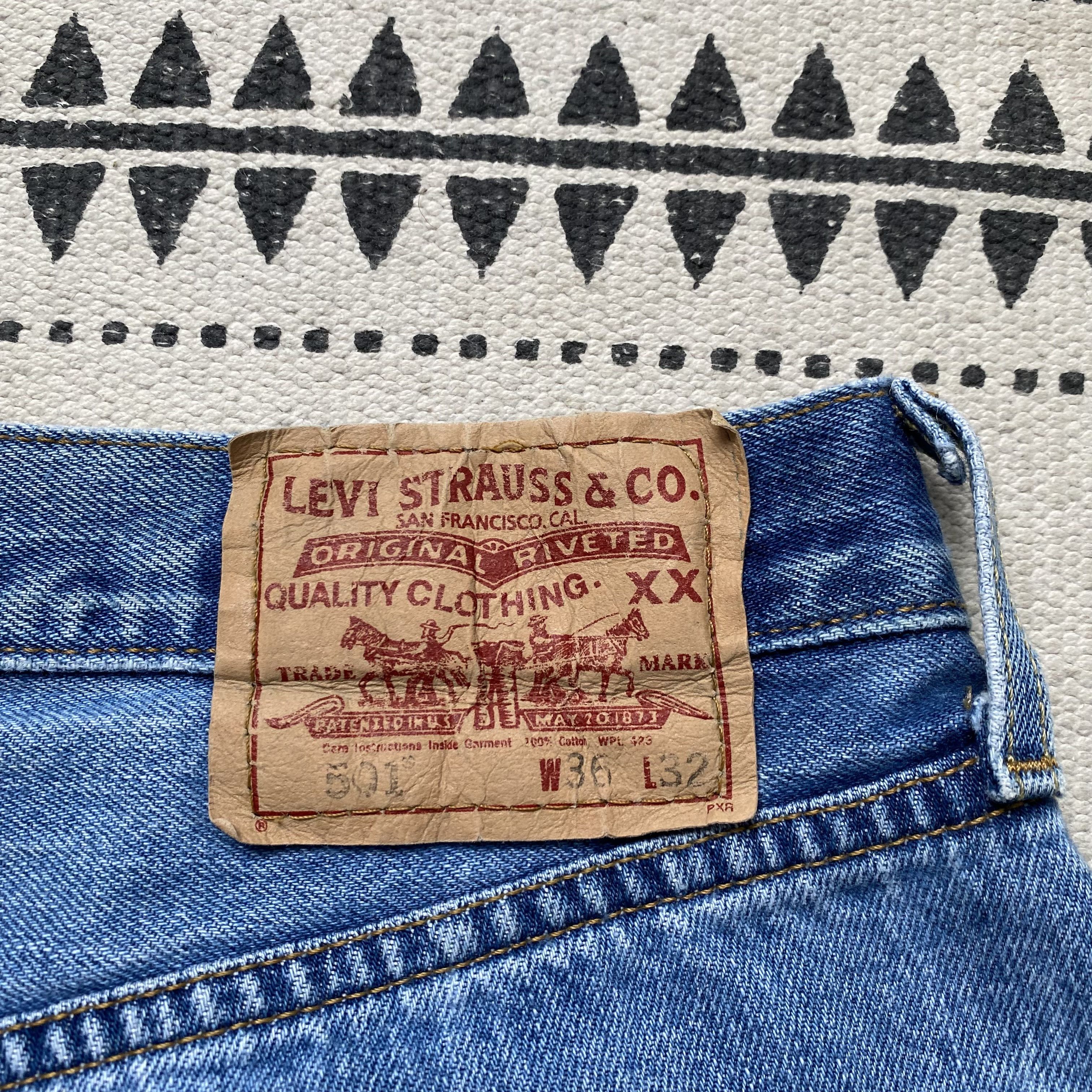 Levi's Vintage Clothing 👖 Vintage 90's Levis 501 jeans Distressed Denim pants Y2K Size US 34 / EU 50 - 12 Thumbnail