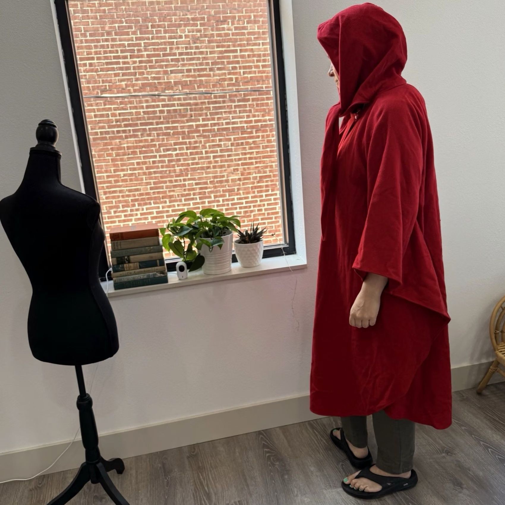 Vintage VINTAGE C'est Simone Coat Wool Cape Hooded Long Red Knit Wool C'est Simone Women 52" Large Coat Mens Womens Girls Size L / US 10 / IT 46 - 5 Thumbnail