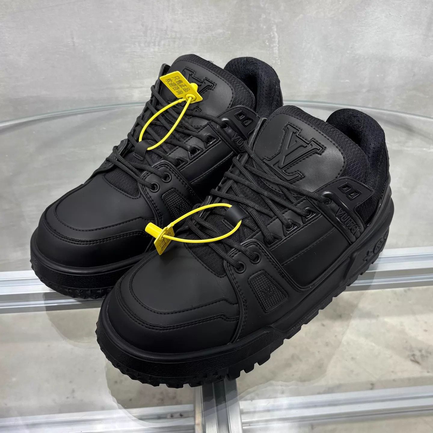 Louis Vuitton LV Trainer Ski Series Black UK7 (41) Size US 8 / EU 41 - 2 Thumbnail