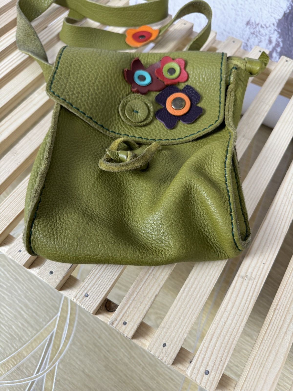 Handmade × Leather × Vintage Vintage Handmade Real Leather khaki shoulder bag flower Size ONE SIZE - 7 Thumbnail