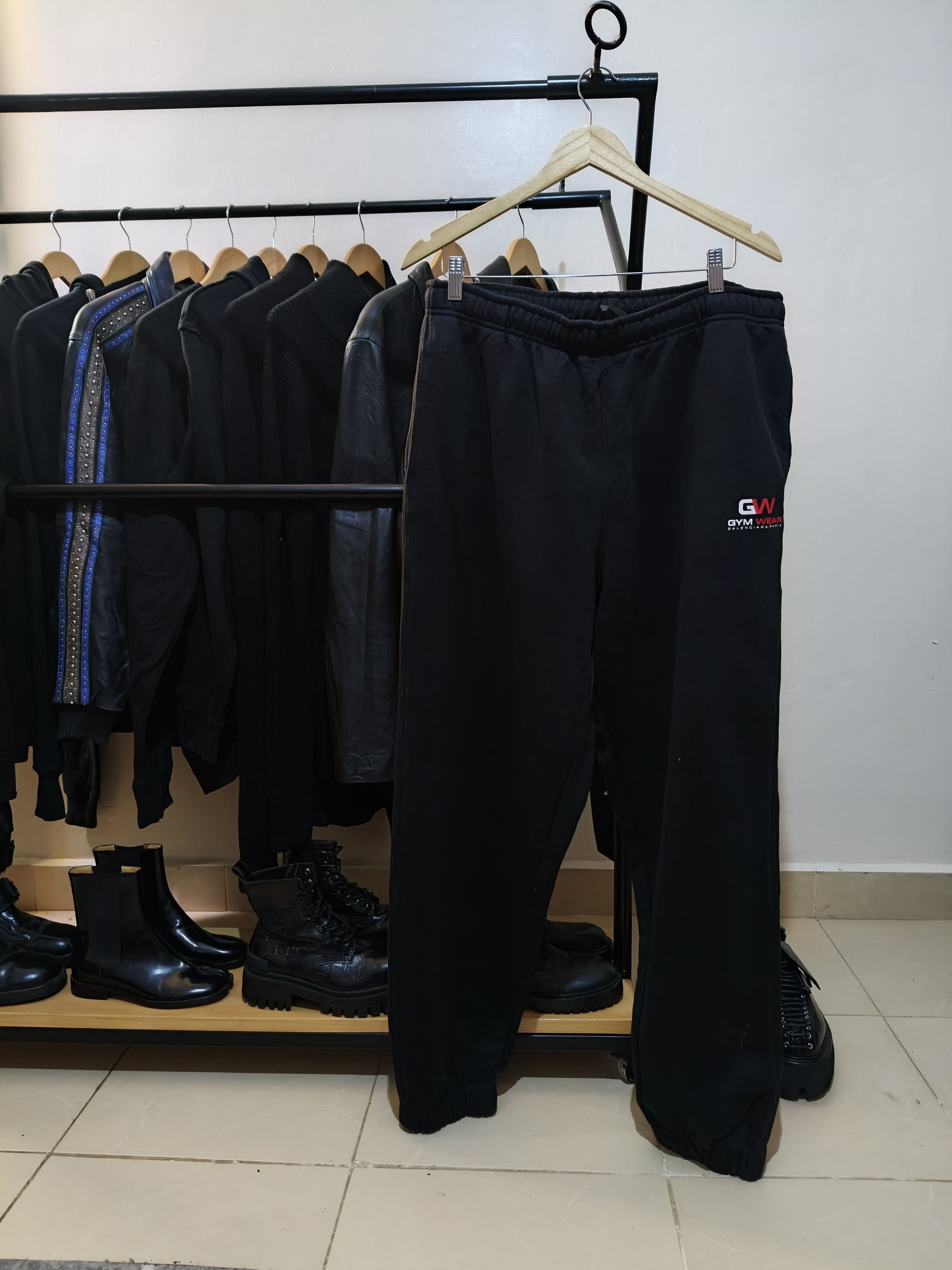 Balenciaga Balenciaga gym sweatpants Size US 44 / EU 60 - 1 Thumbnail