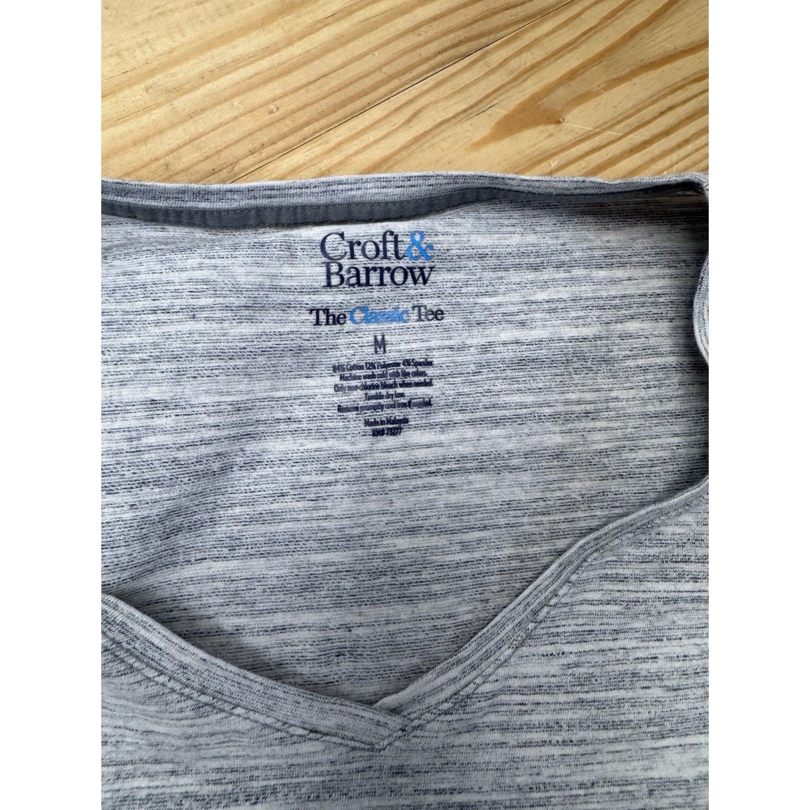 Croft & Barrow Croft & Barrow Classic Tee V-neck Gray T-Shirt Women’s M Size M / US 6-8 / IT 42-44 - 7 Thumbnail