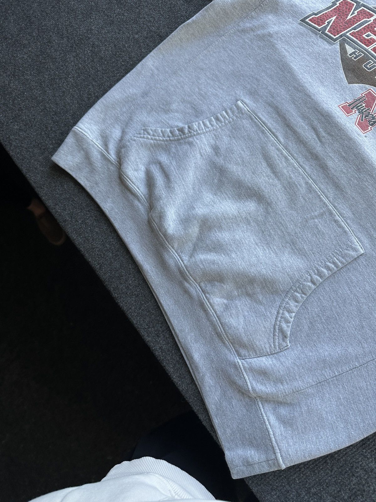 Vintage NEBRASKA HUSKERS 🚨 MEN GRAY BOXY HOODIE BIG LOGO Size US L / EU 52-54 / 3 - 5 Thumbnail